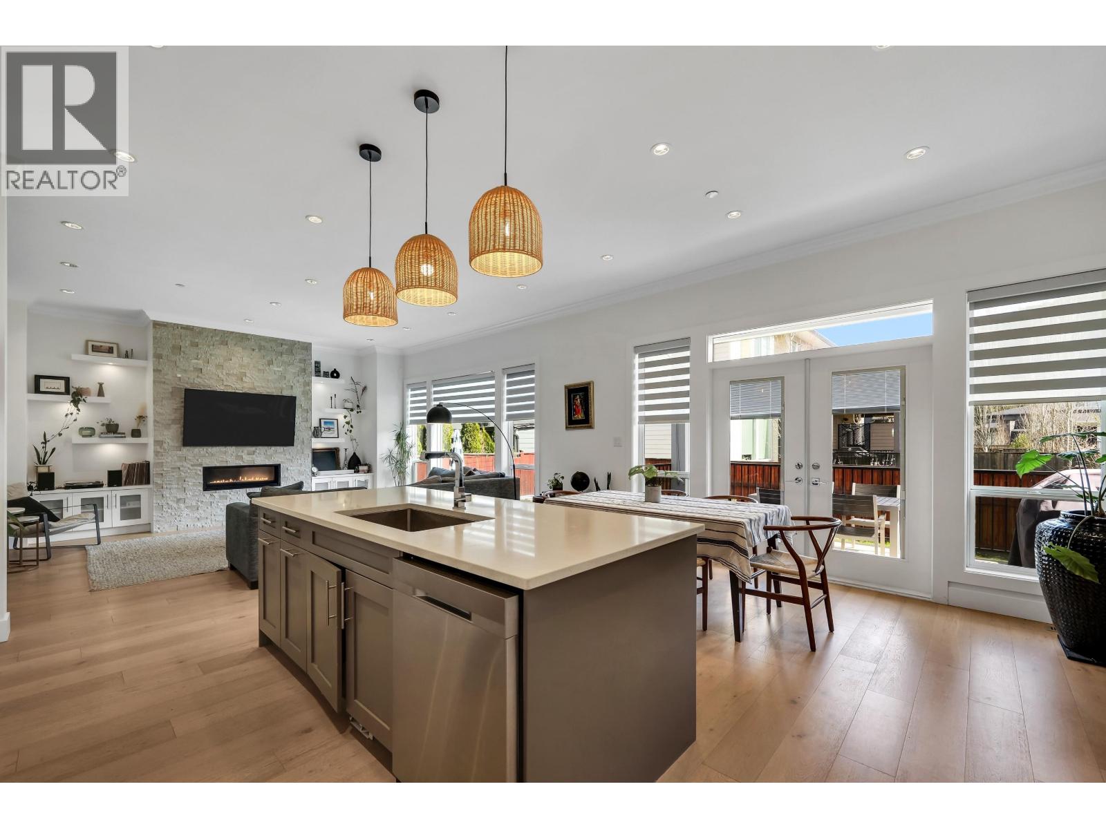 39226 FALCON CRESCENT, Squamish