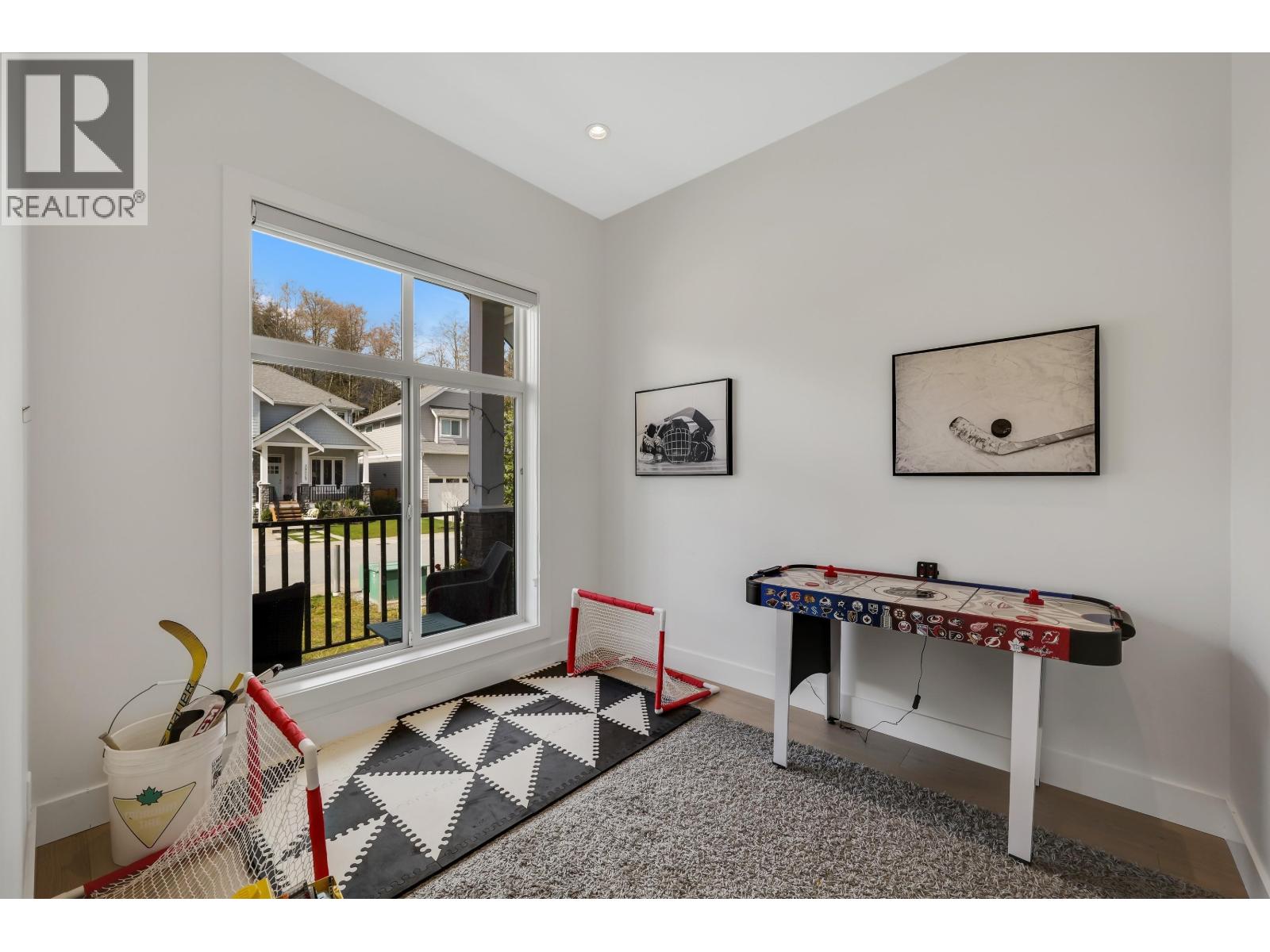 39226 FALCON CRESCENT, Squamish