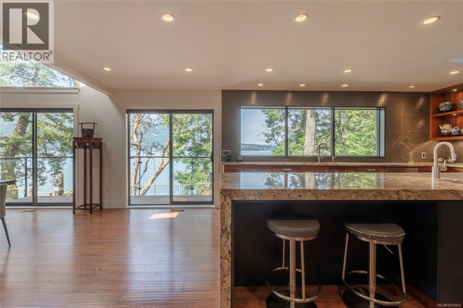 6966 Mark Lane, Central Saanich