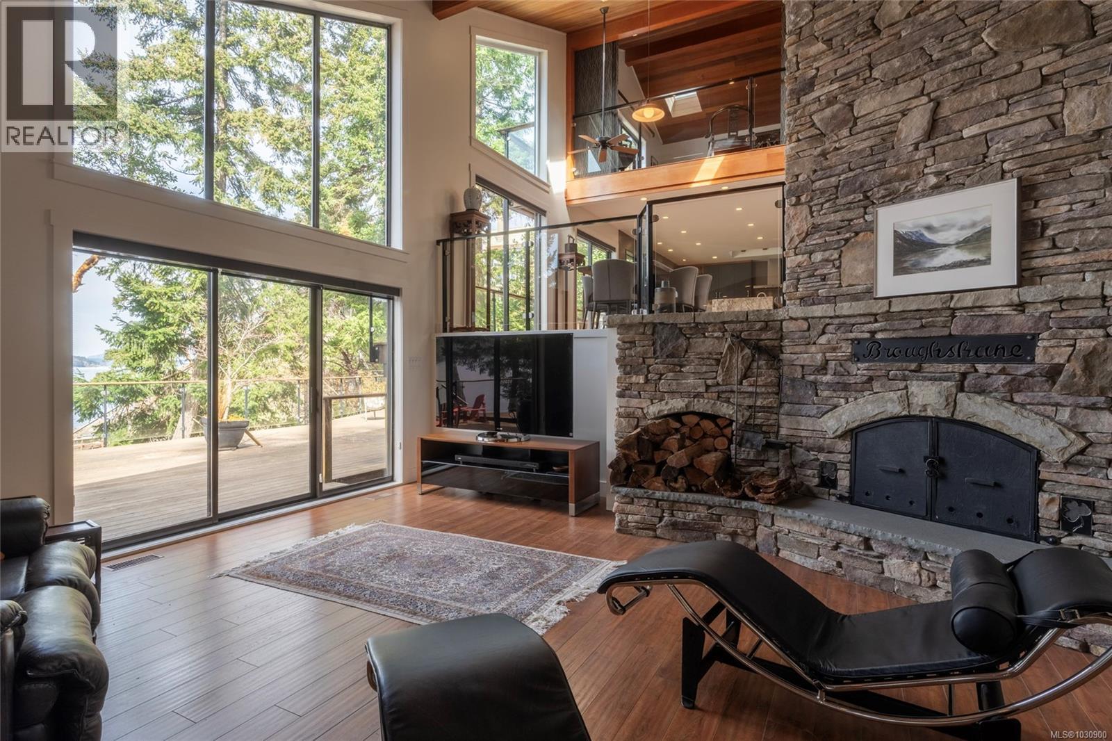 6966 Mark Lane, Central Saanich