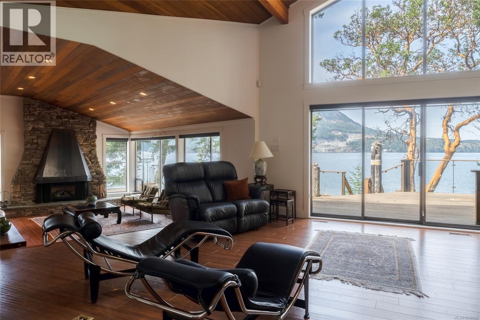 6966 Mark Lane, Central Saanich