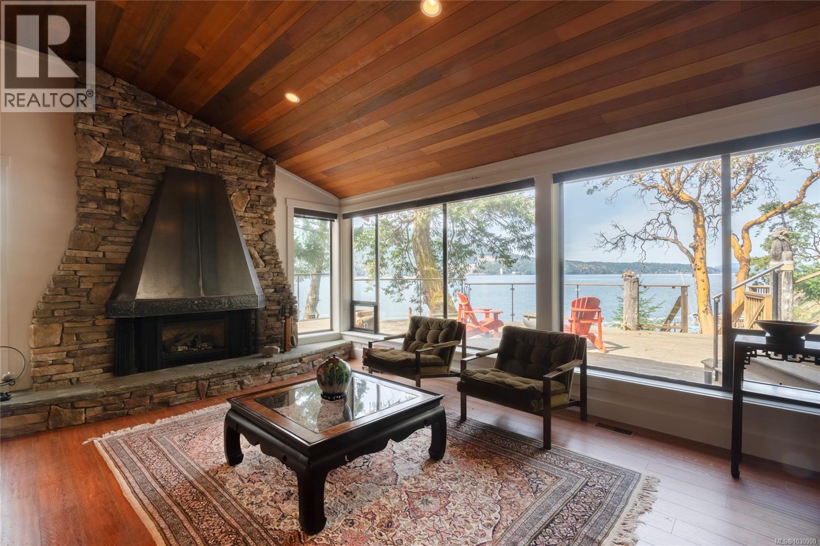 6966 Mark Lane, Central Saanich