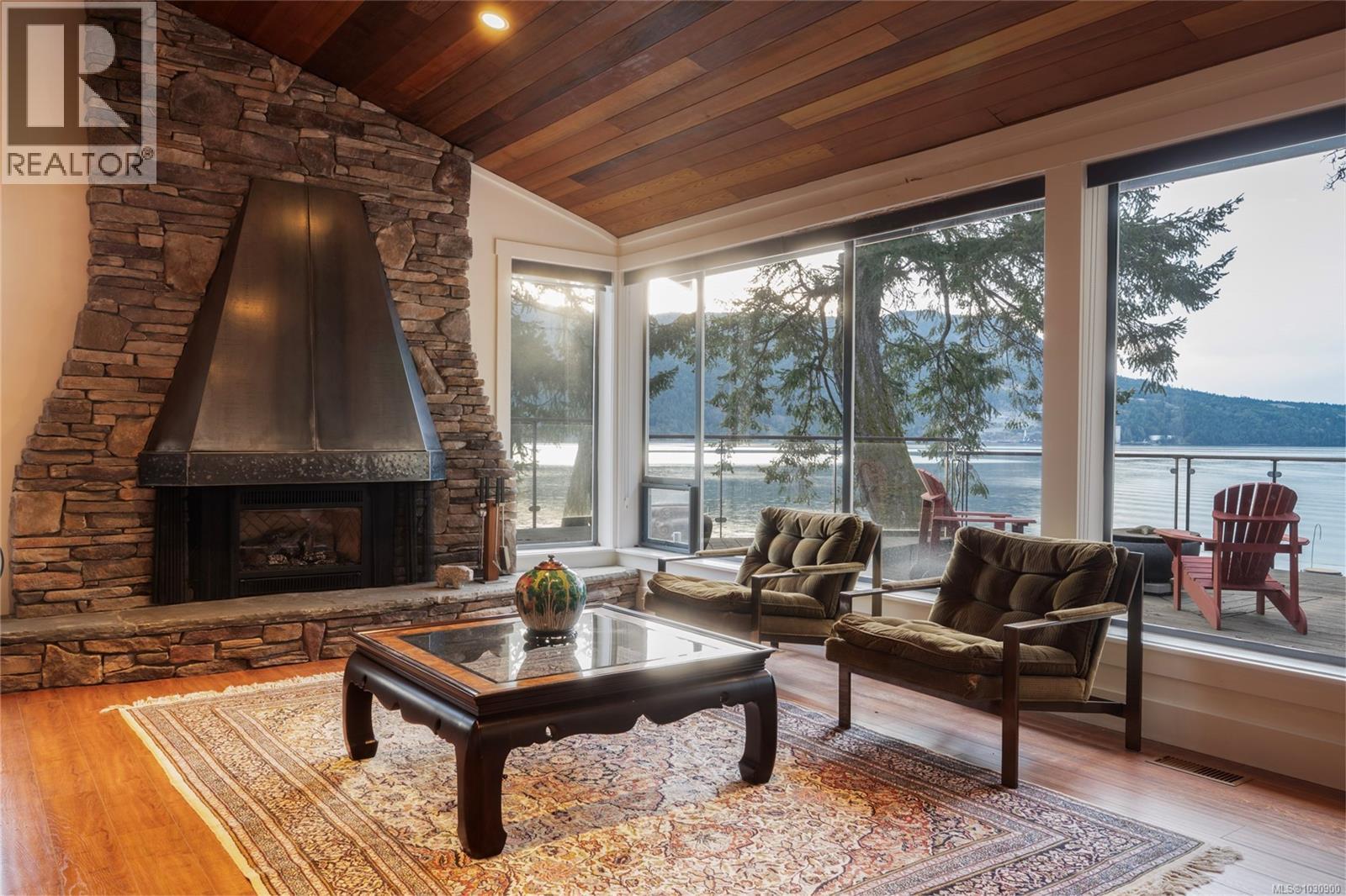 6966 Mark Lane, Central Saanich