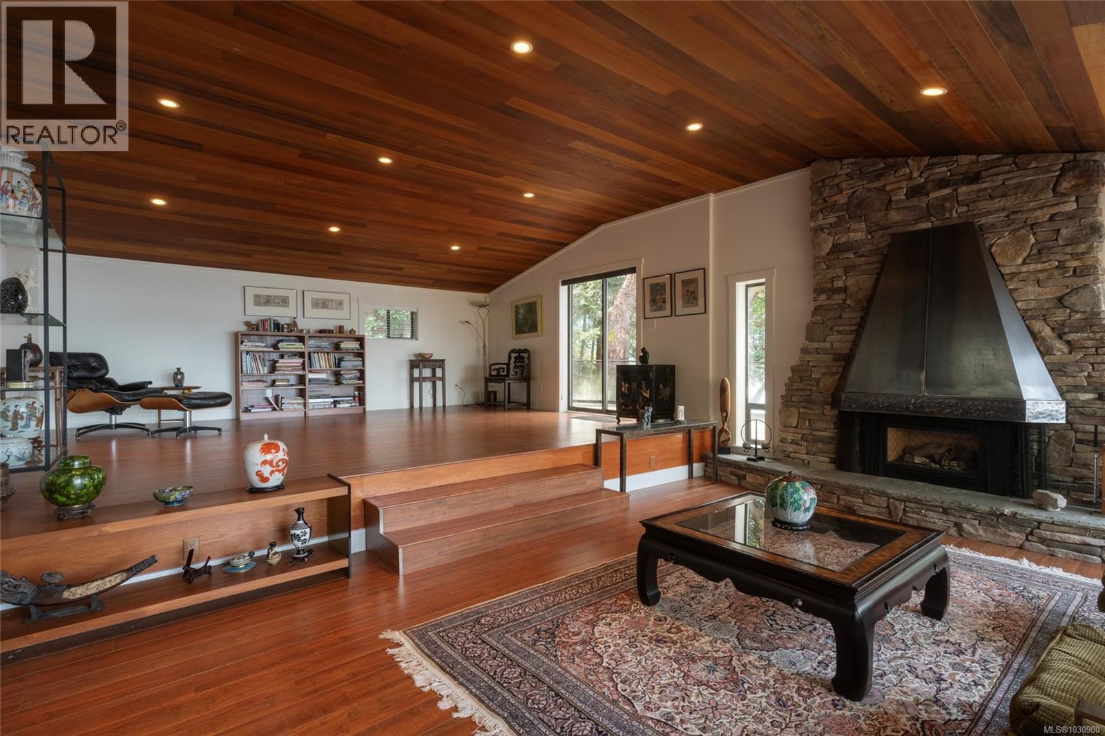 6966 Mark Lane, Central Saanich