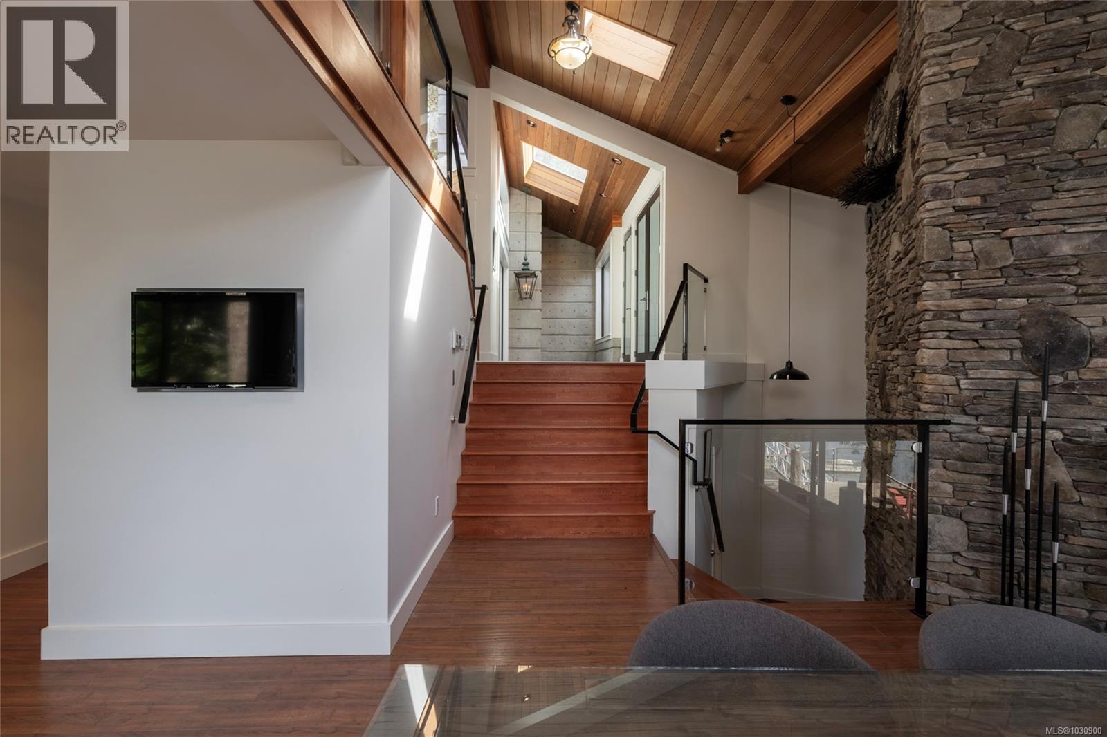 6966 Mark Lane, Central Saanich