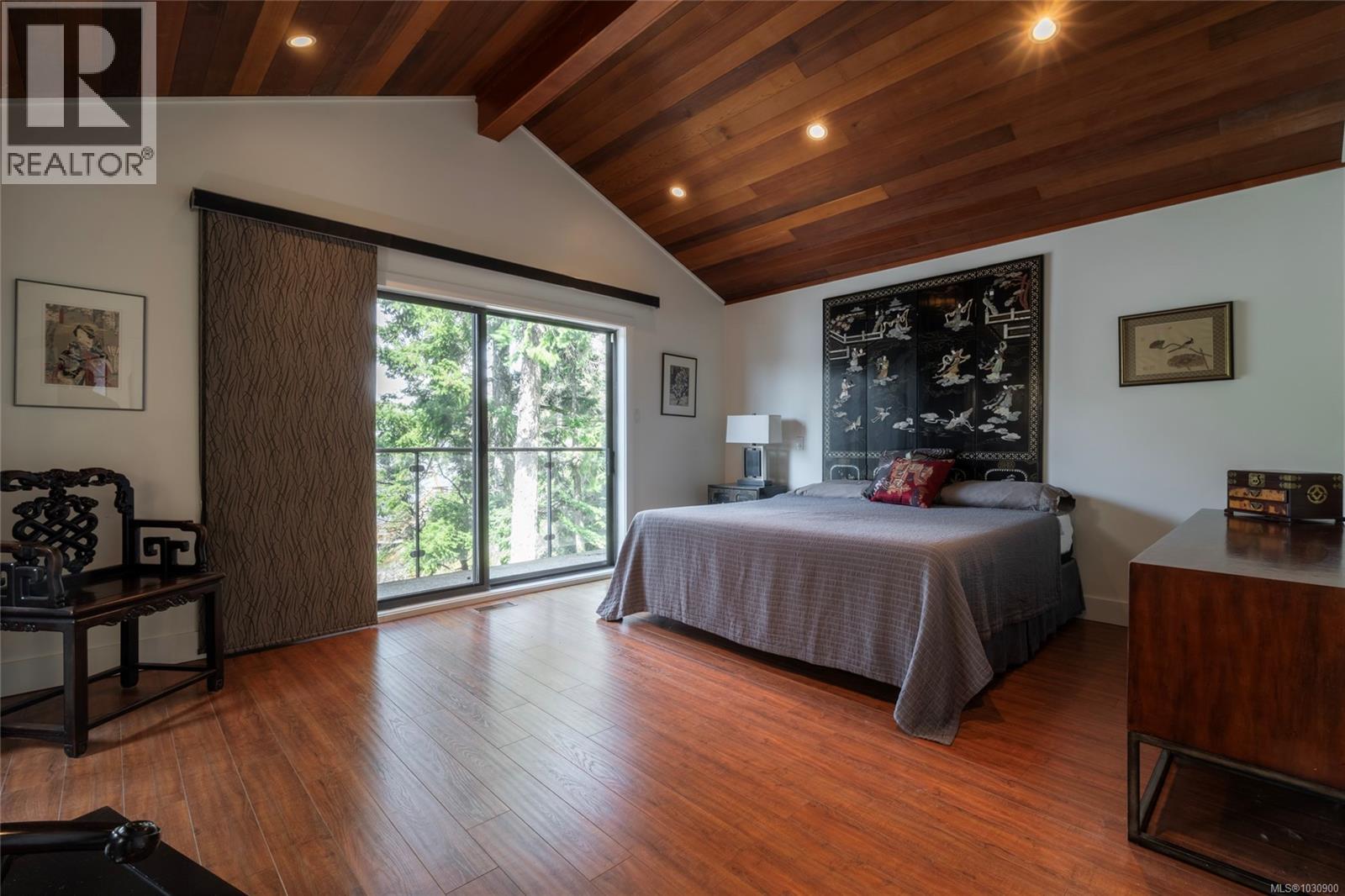 6966 Mark Lane, Central Saanich