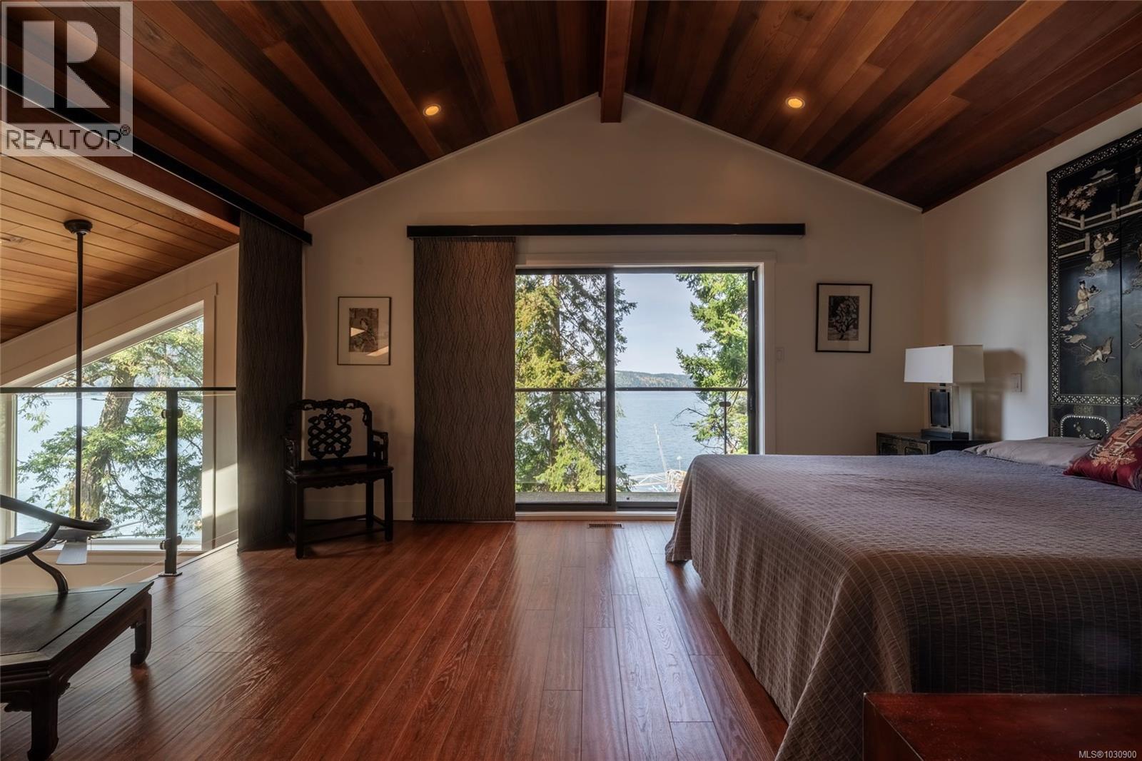 6966 Mark Lane, Central Saanich