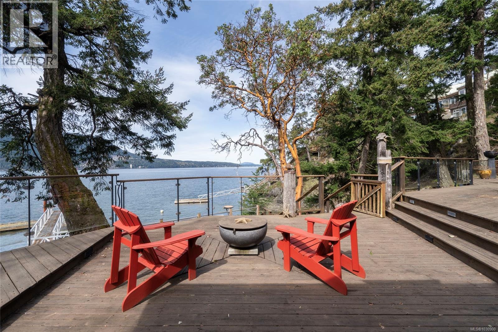 6966 Mark Lane, Central Saanich