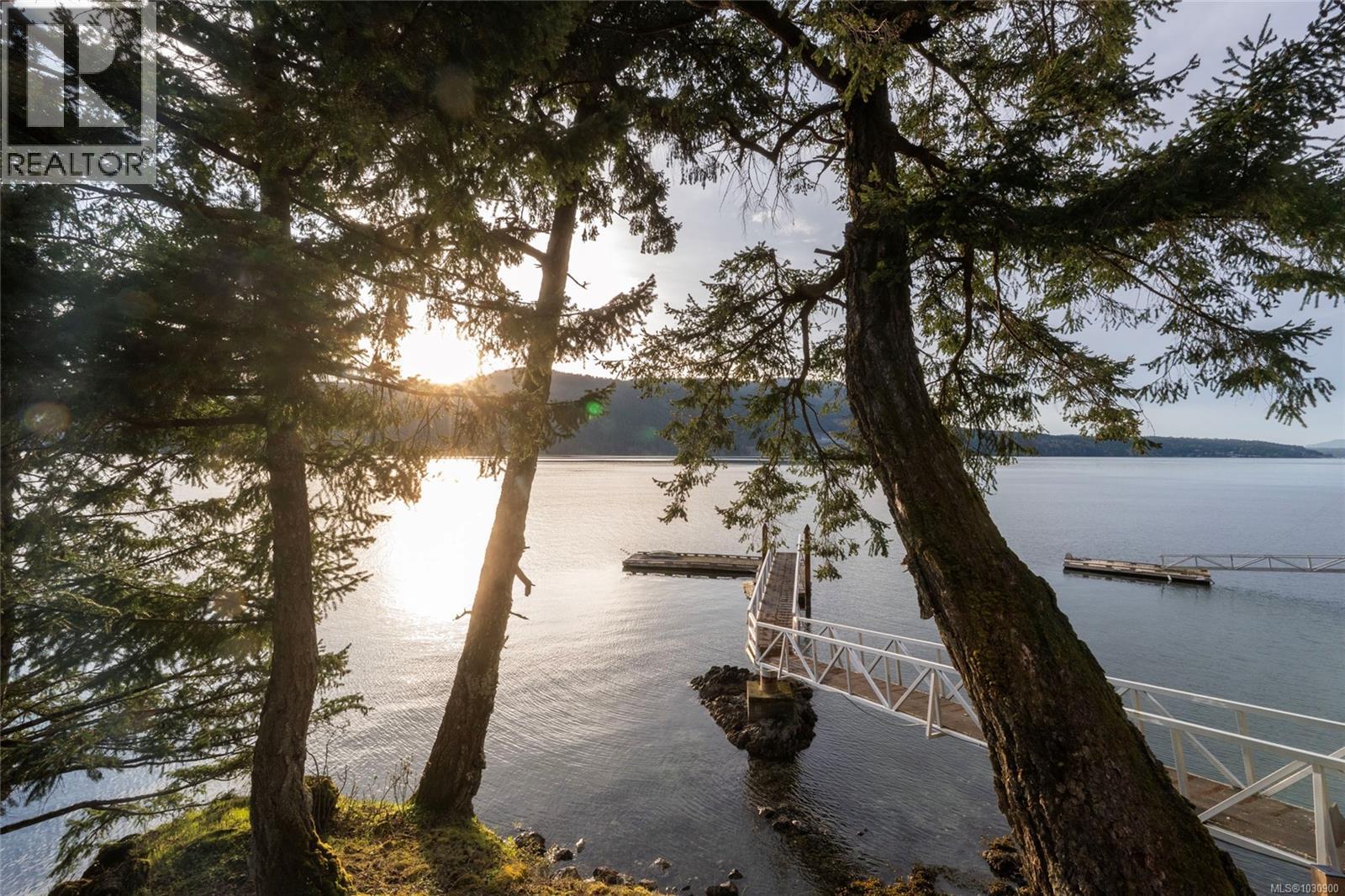 6966 Mark Lane, Central Saanich