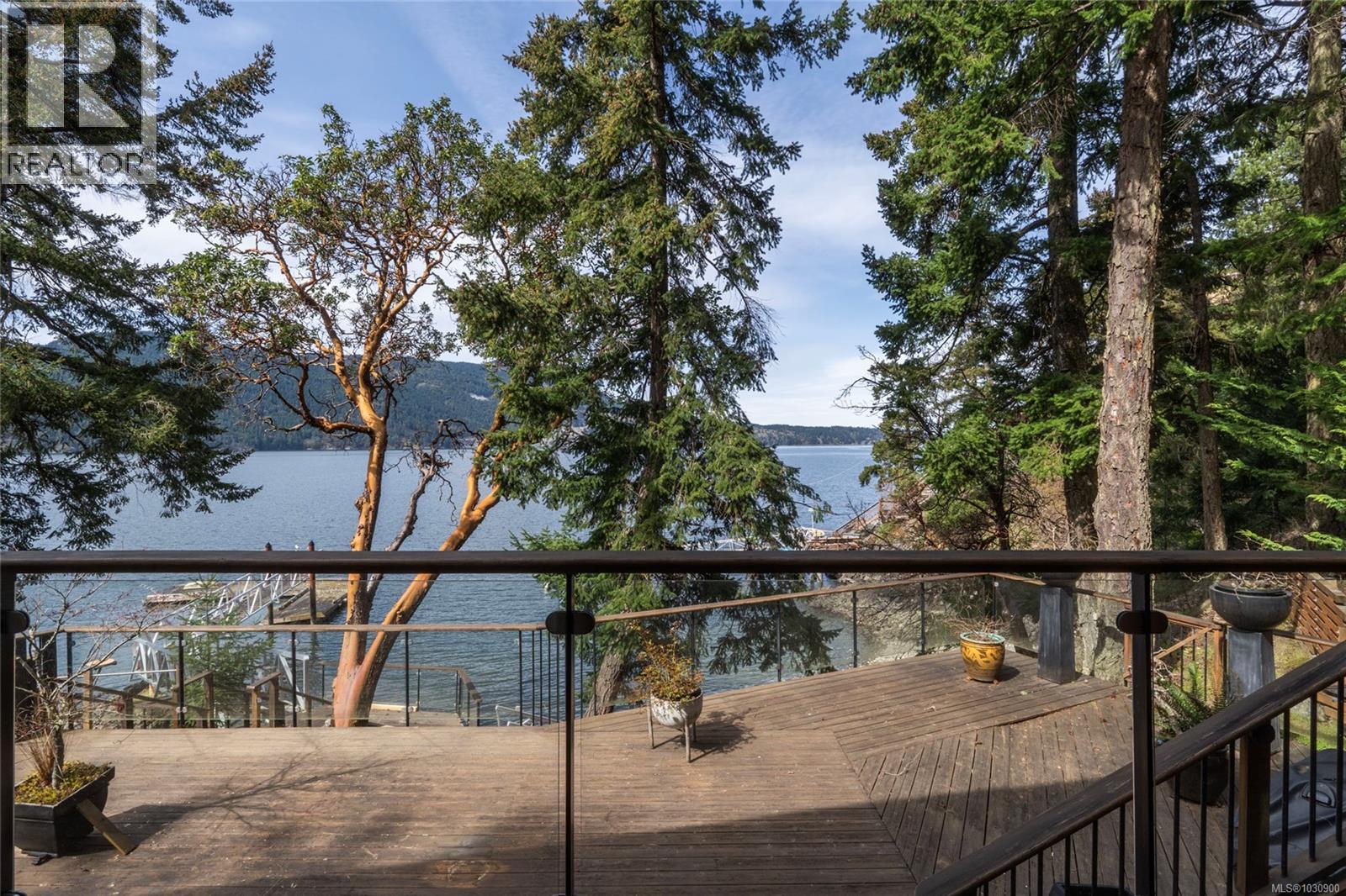 6966 Mark Lane, Central Saanich