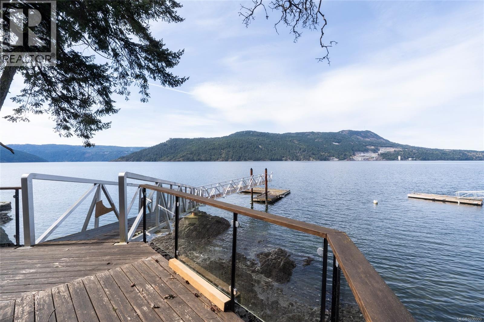 6966 Mark Lane, Central Saanich