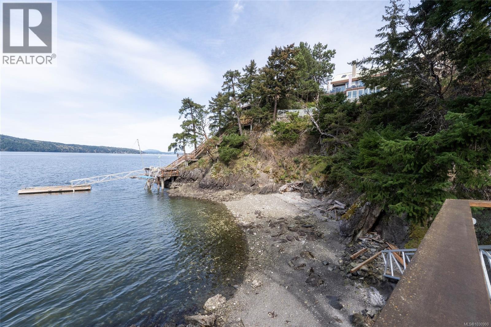 6966 Mark Lane, Central Saanich