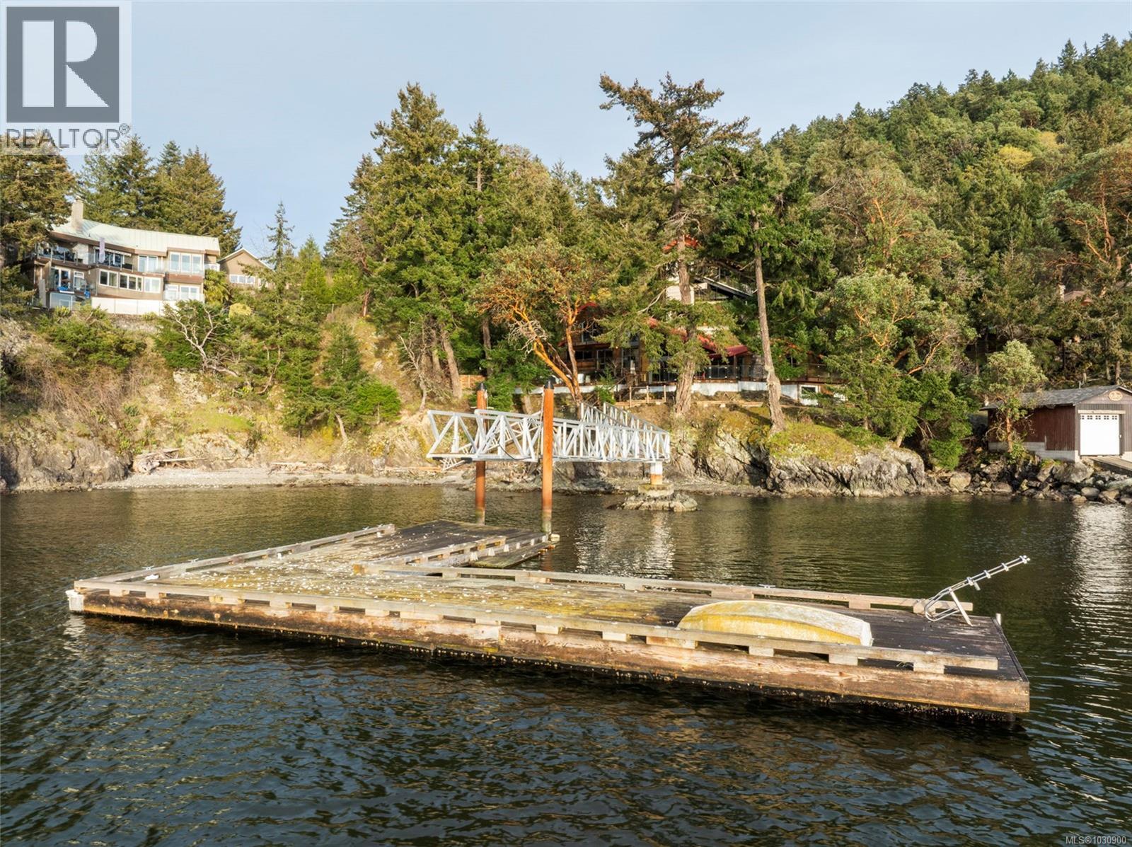 6966 Mark Lane, Central Saanich