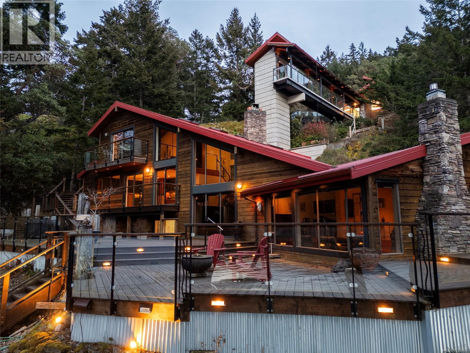 6966 Mark Lane, Central Saanich