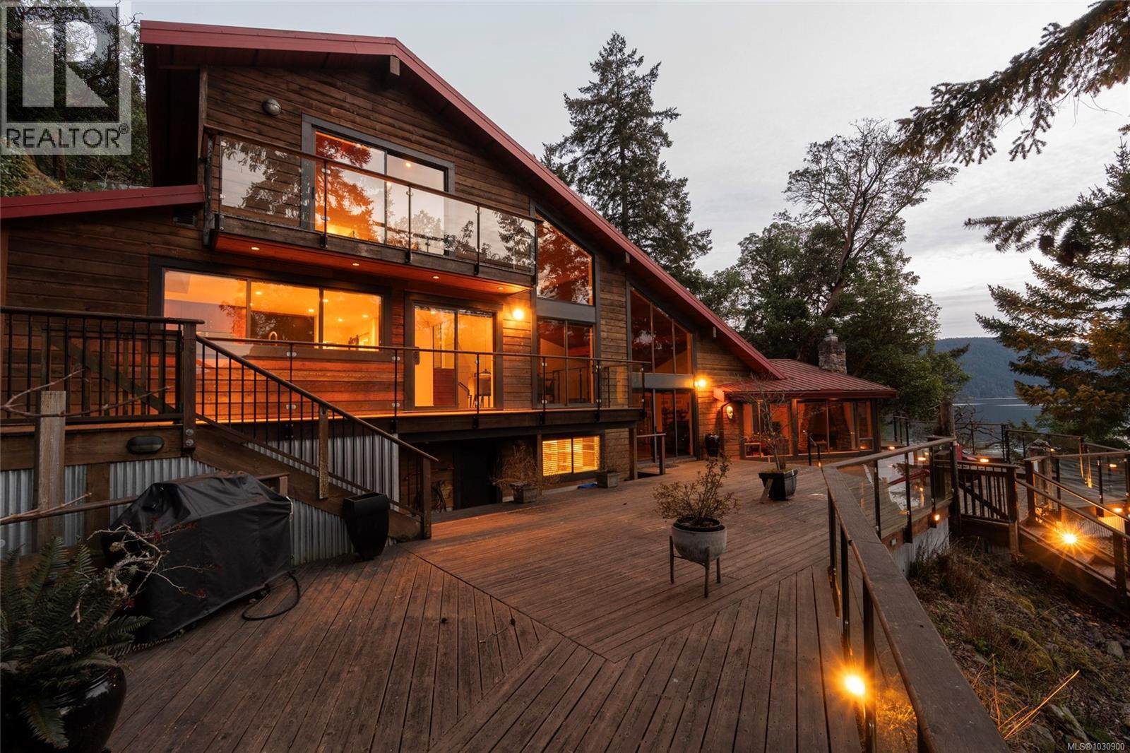 6966 Mark Lane, Central Saanich