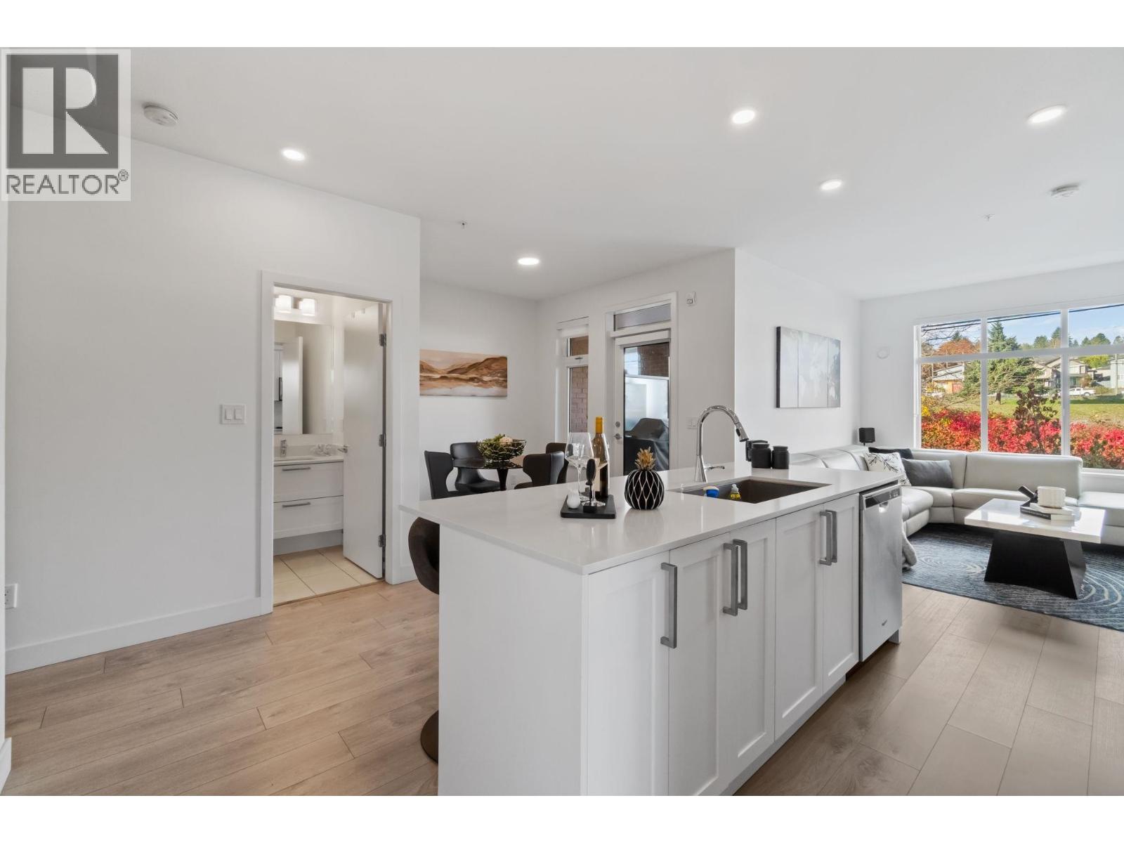 301 808 GAUTHIER AVENUE, Coquitlam