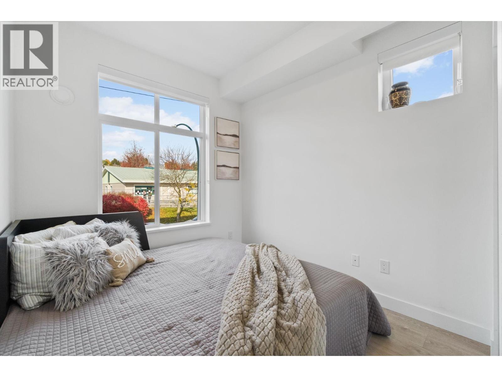 301 808 GAUTHIER AVENUE, Coquitlam