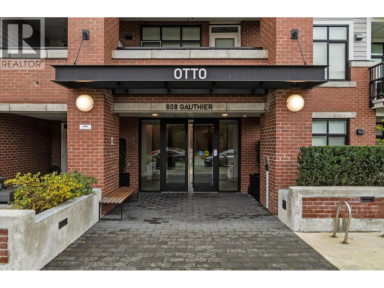 301 808 GAUTHIER AVENUE, Coquitlam