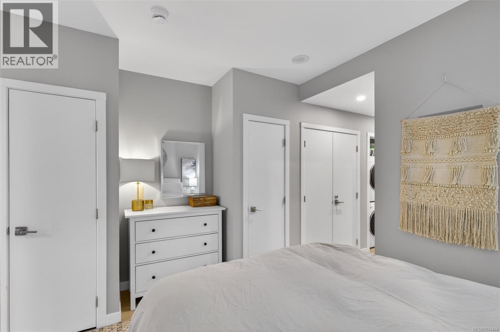 410 728 Yates Street, Victoria