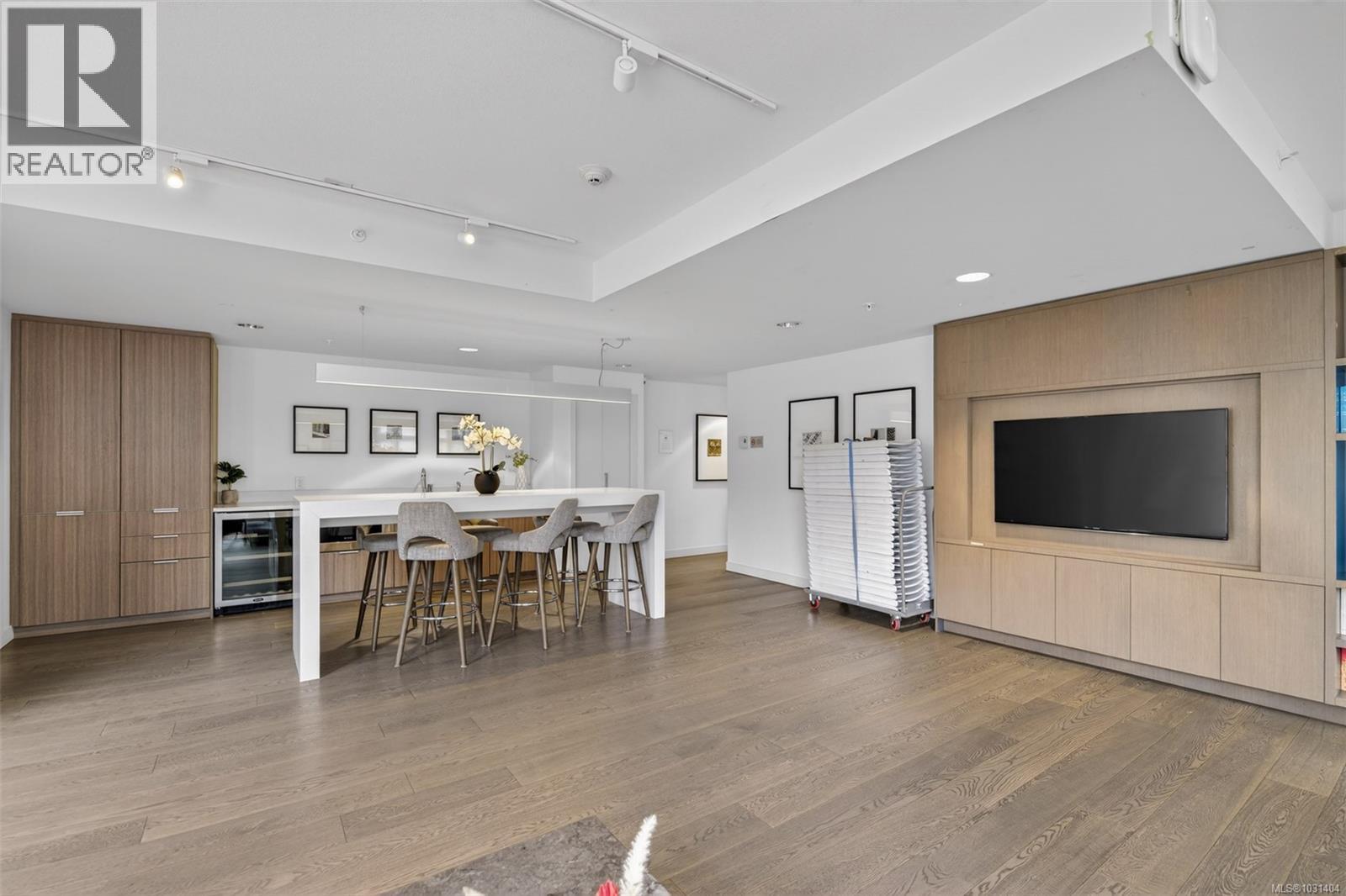 410 728 Yates Street, Victoria