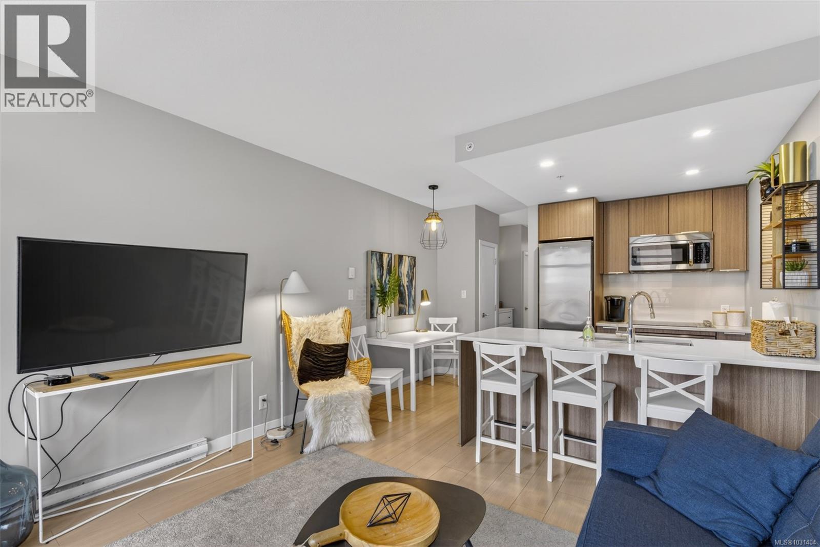 410 728 Yates Street, Victoria