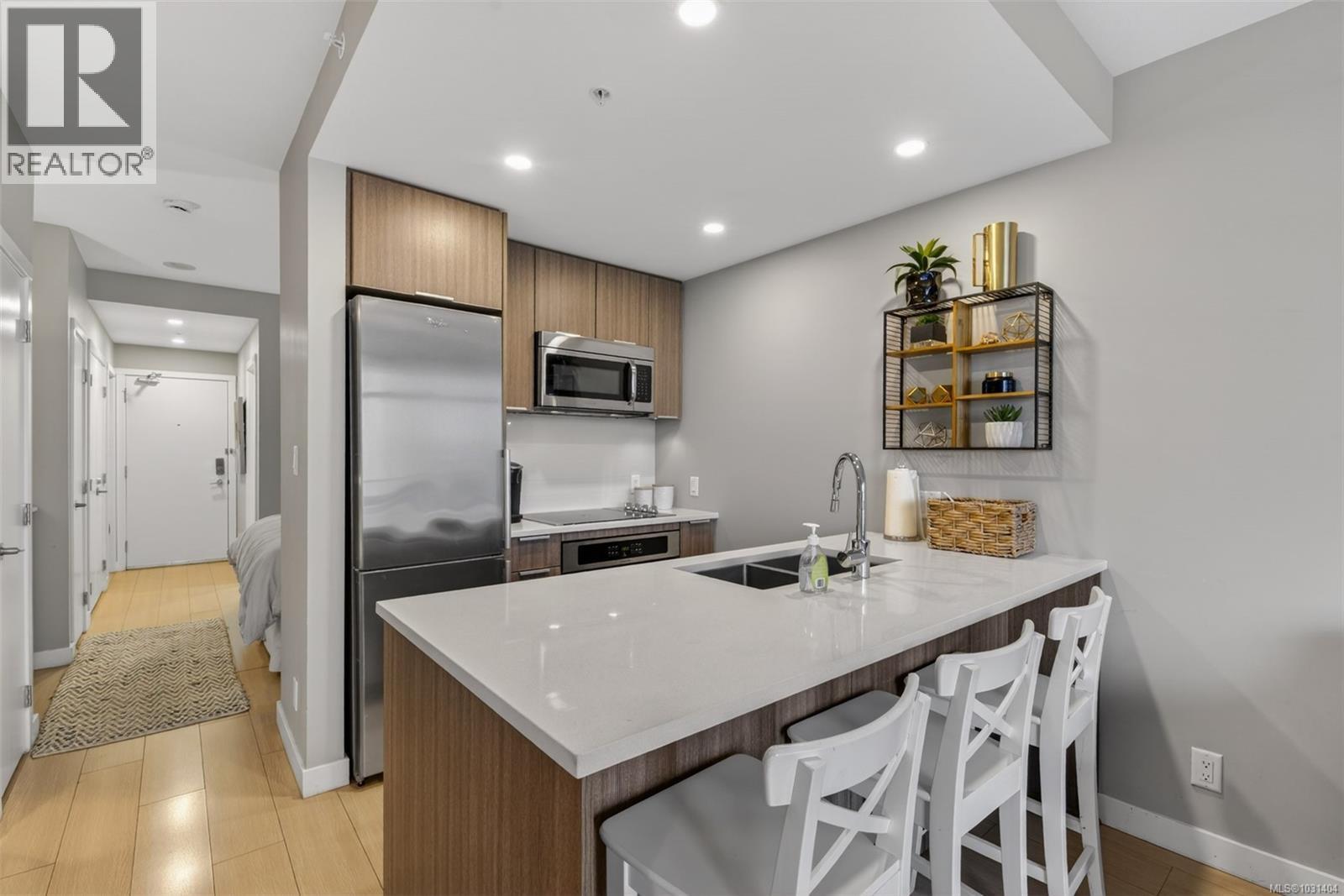 410 728 Yates Street, Victoria