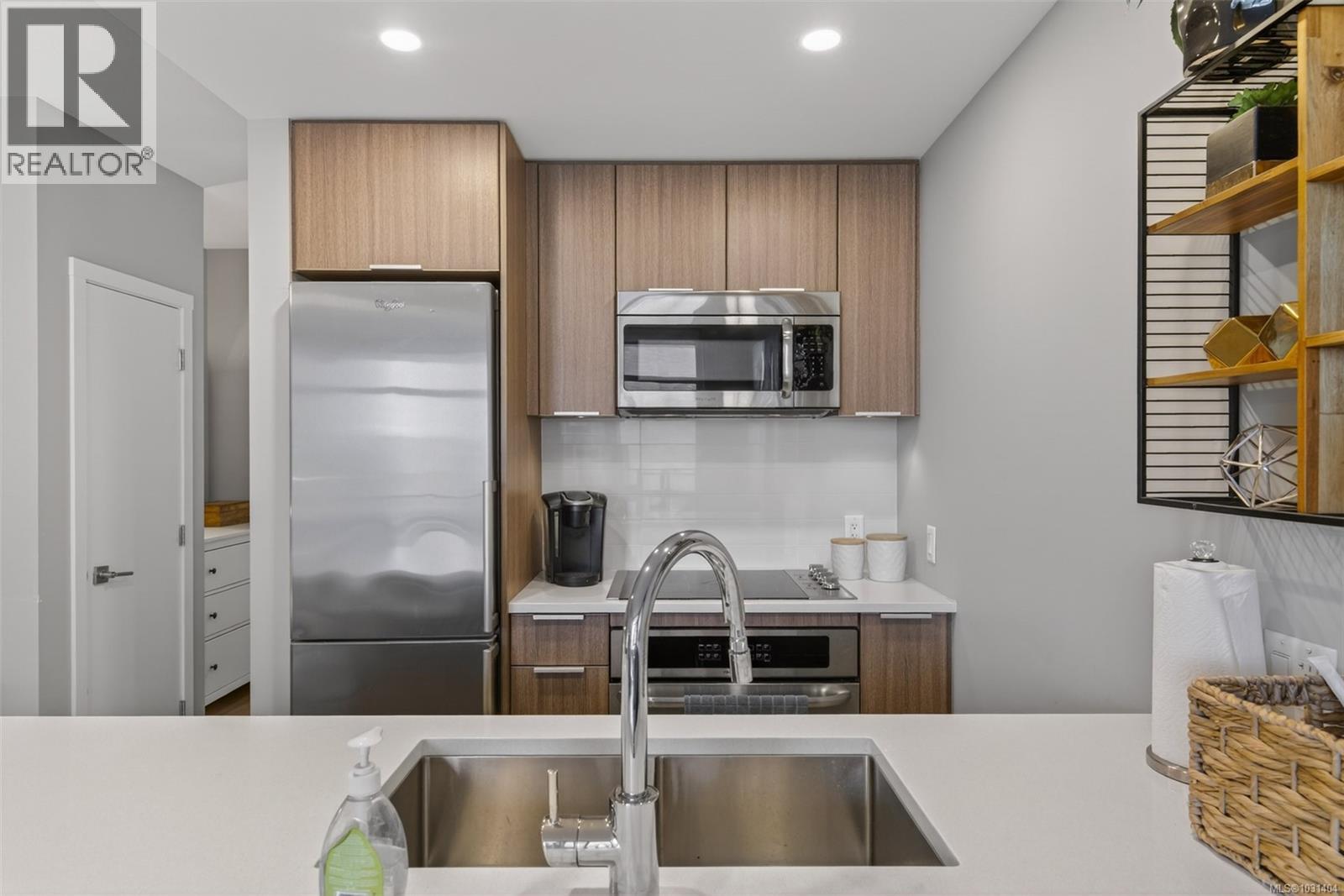 410 728 Yates Street, Victoria