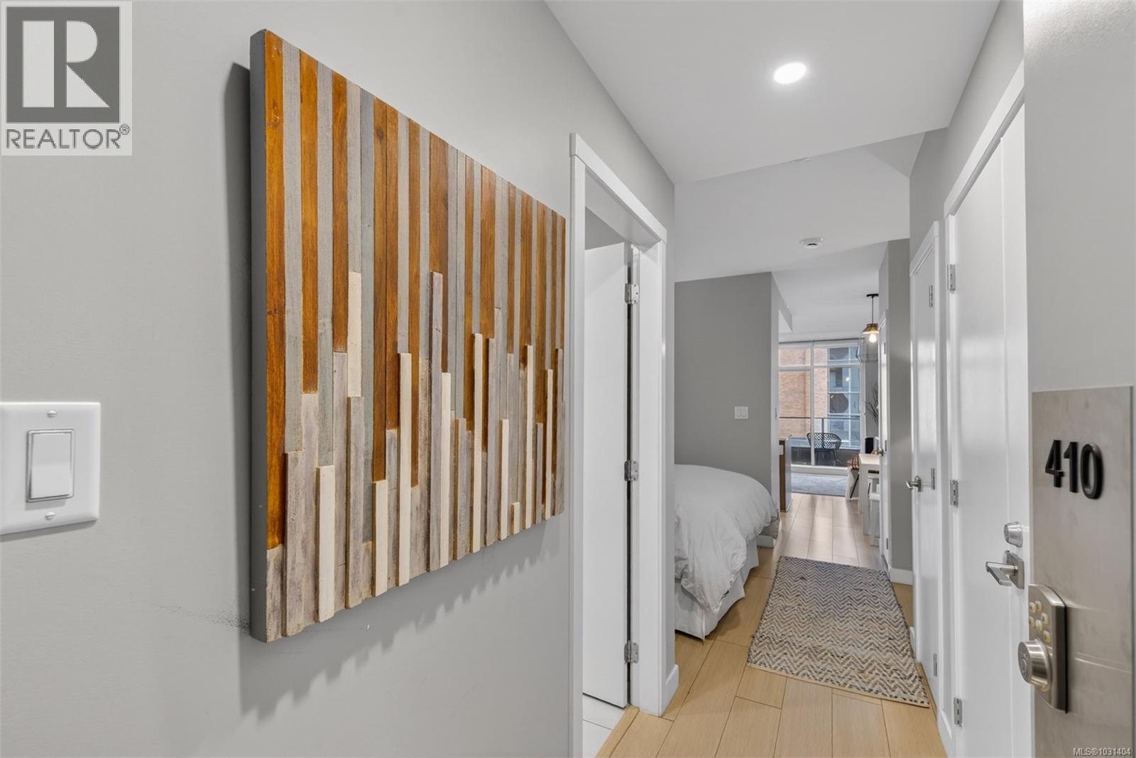 410 728 Yates Street, Victoria