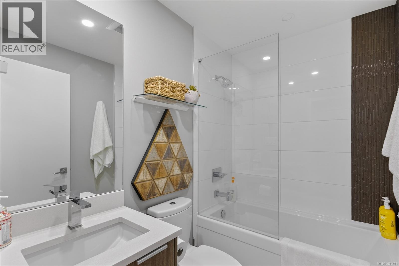 410 728 Yates Street, Victoria