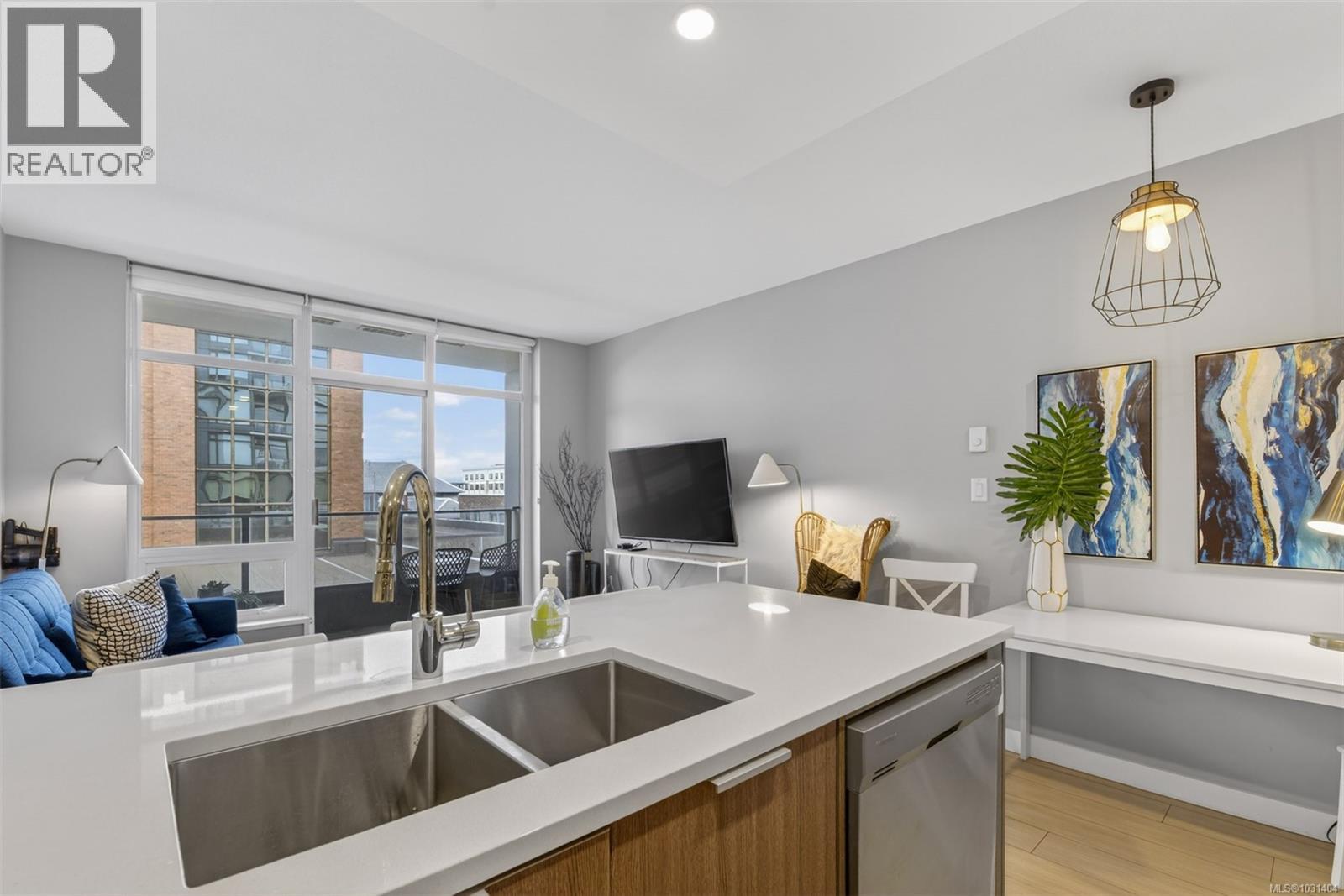 410 728 Yates Street, Victoria