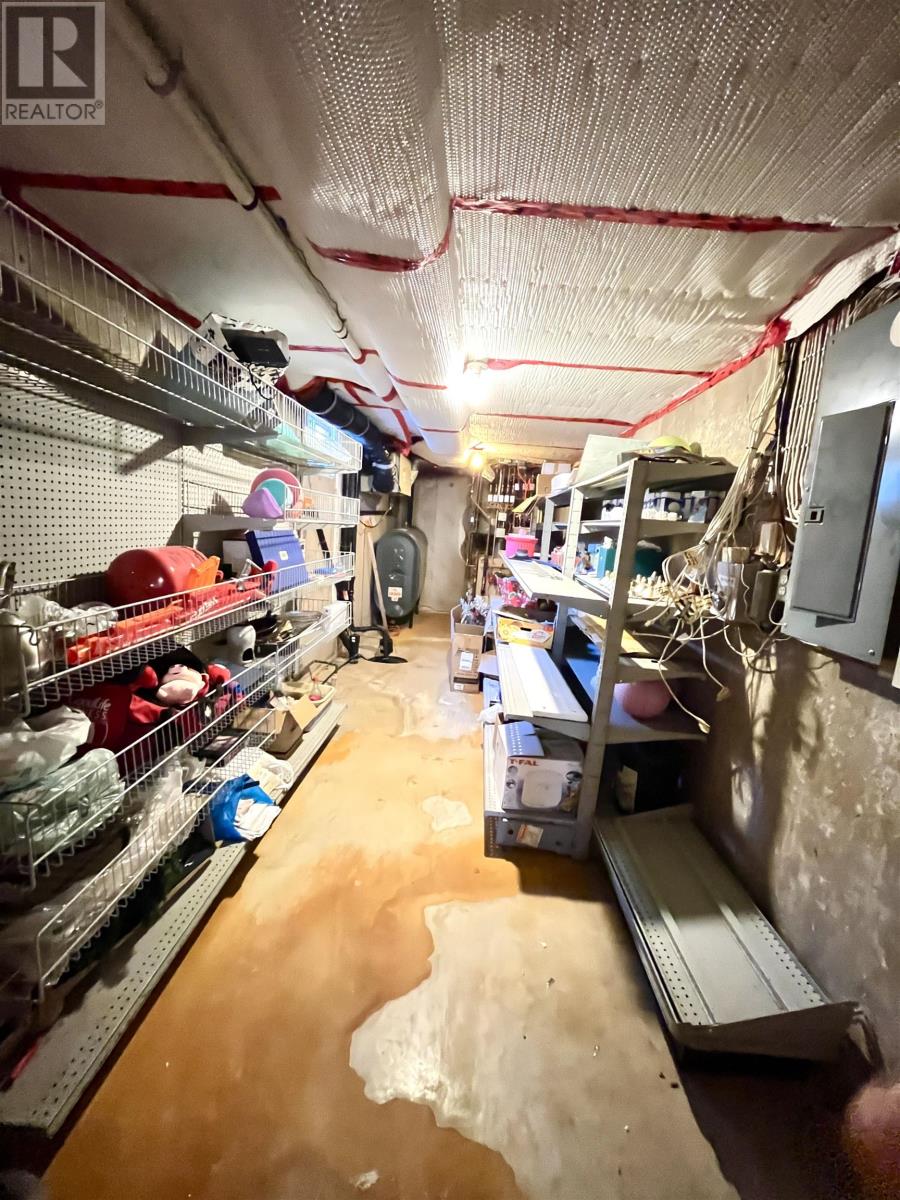 30 MACARTHUR DRIVE - 27