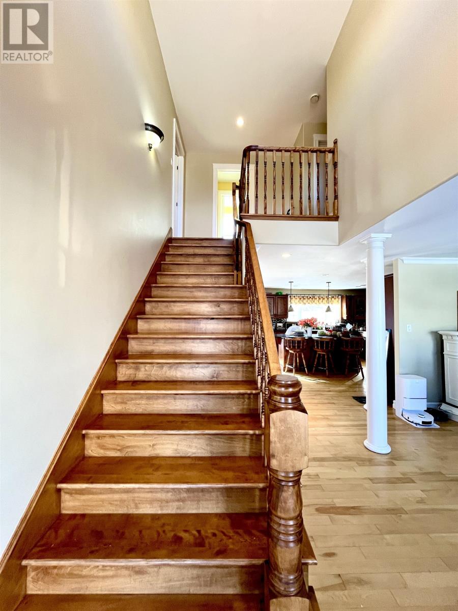 30 MACARTHUR Drive - 21