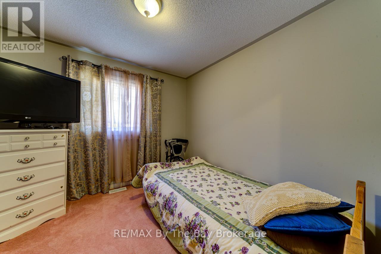 26 TIMBERLAND CRESCENT - 12