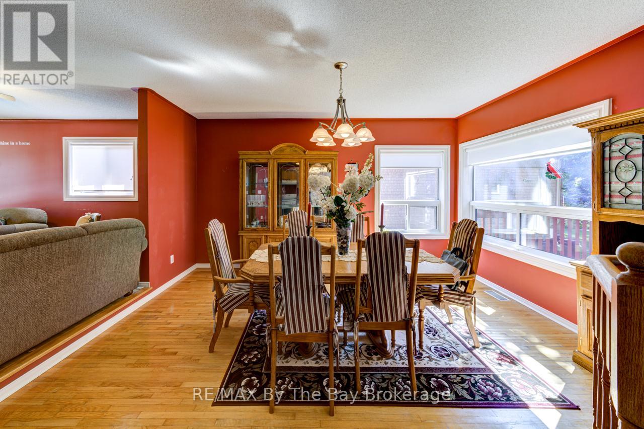 26 TIMBERLAND CRESCENT - 6