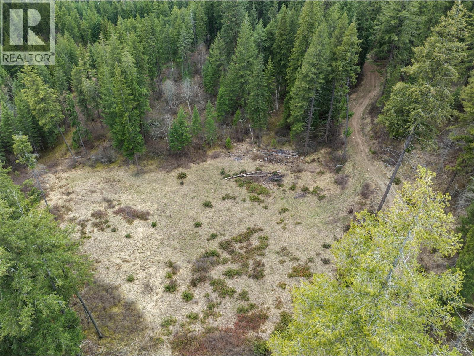 5560 LAKESHORE ROAD NE - 5