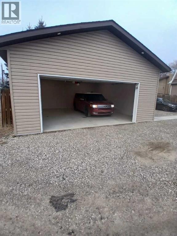 
          114 15 Street North
            <br/>
            <span>Lethbridge</span>
            , 
            <span>AB</span>
             <span>T1H2X4</span>
         - Photo 13