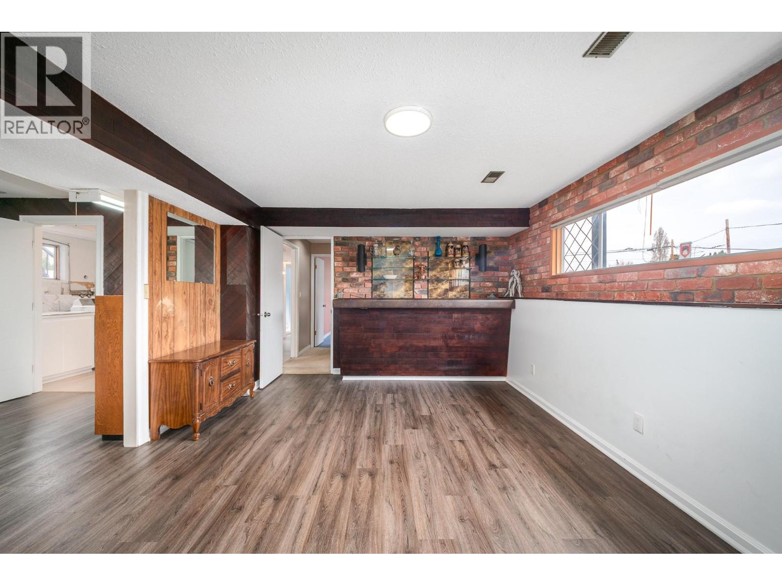  885 Camelia Road, Kelowna