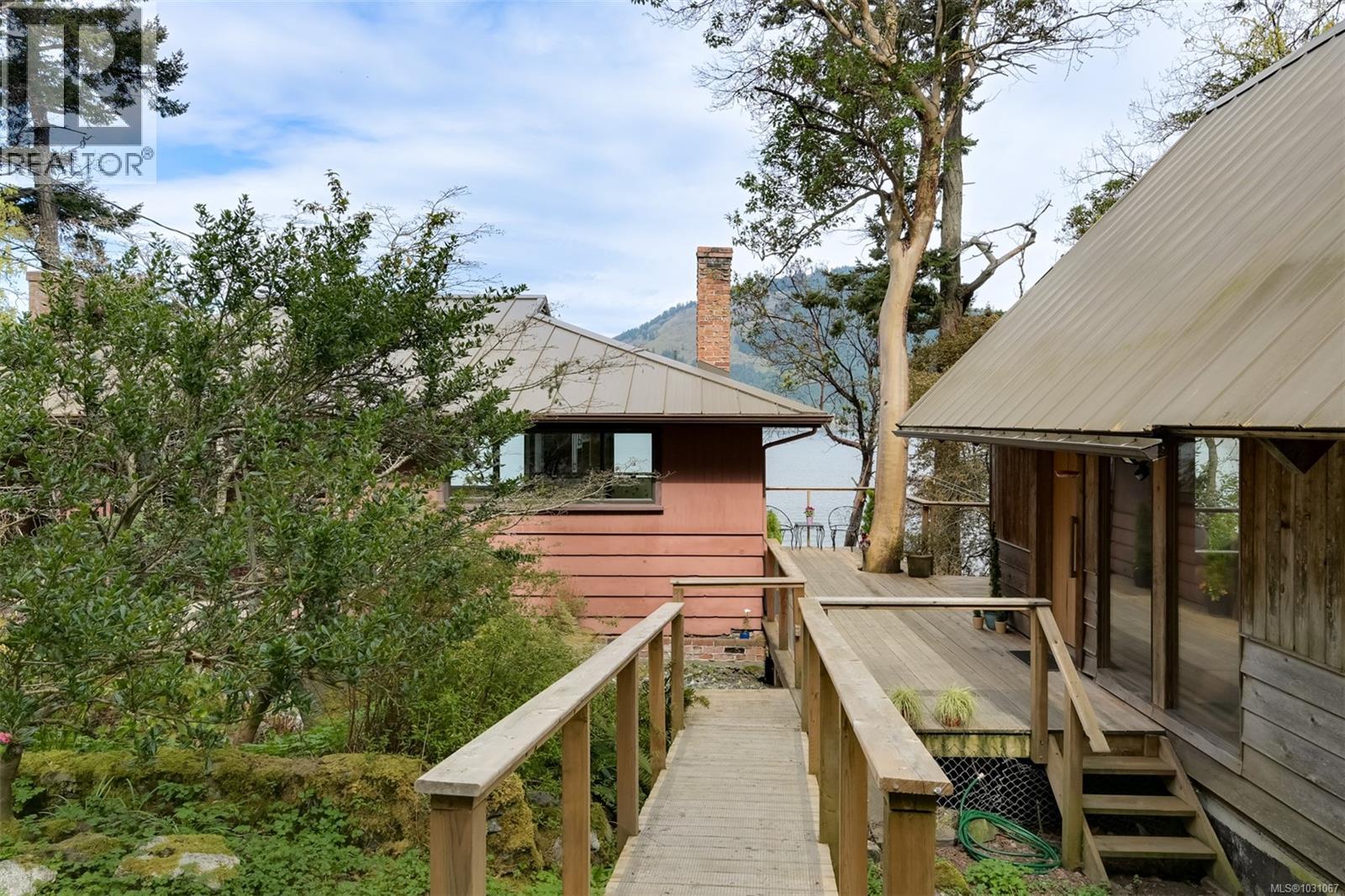 618 LANDS END RD - Image 3