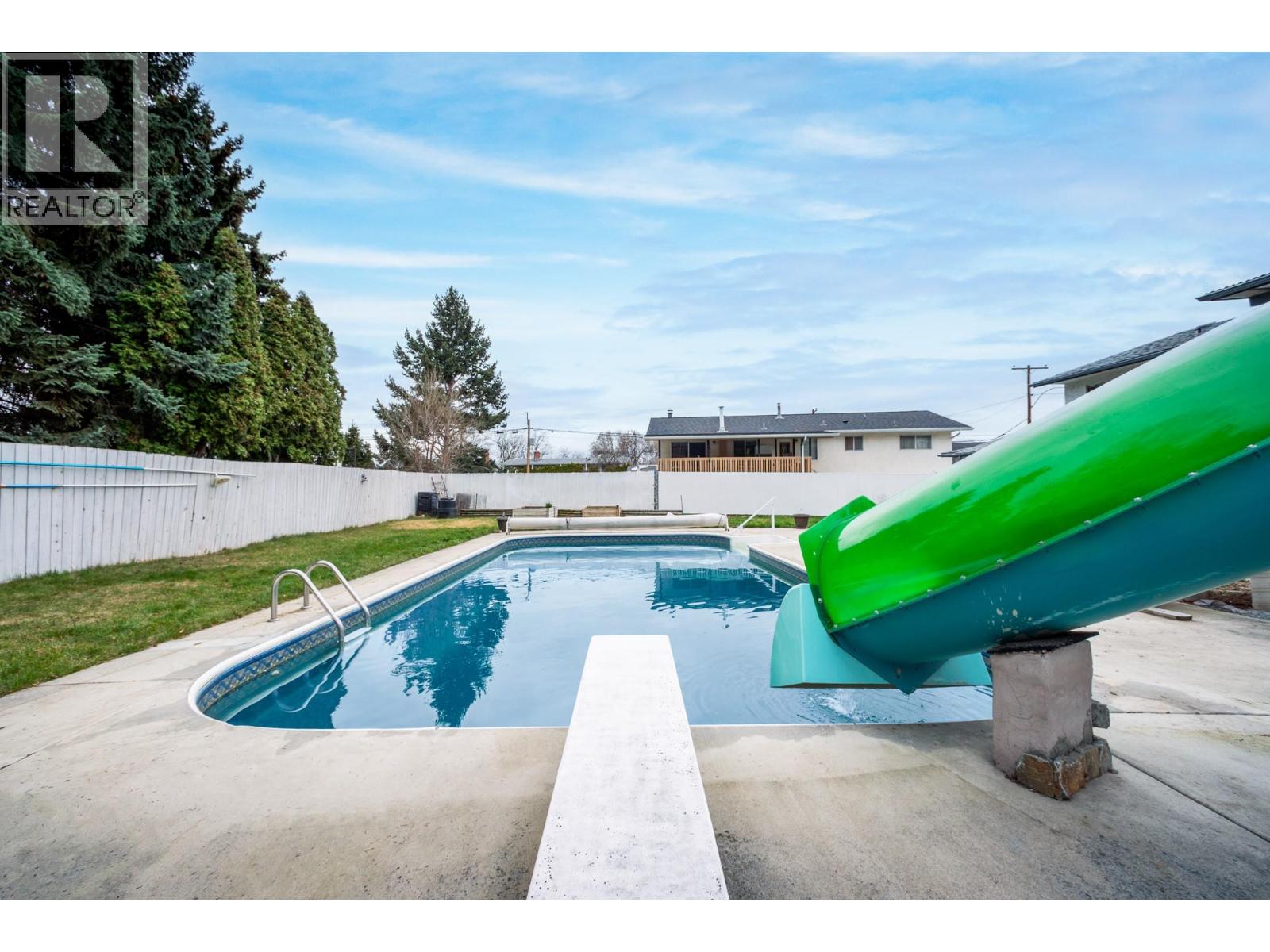  885 Camelia Road, Kelowna