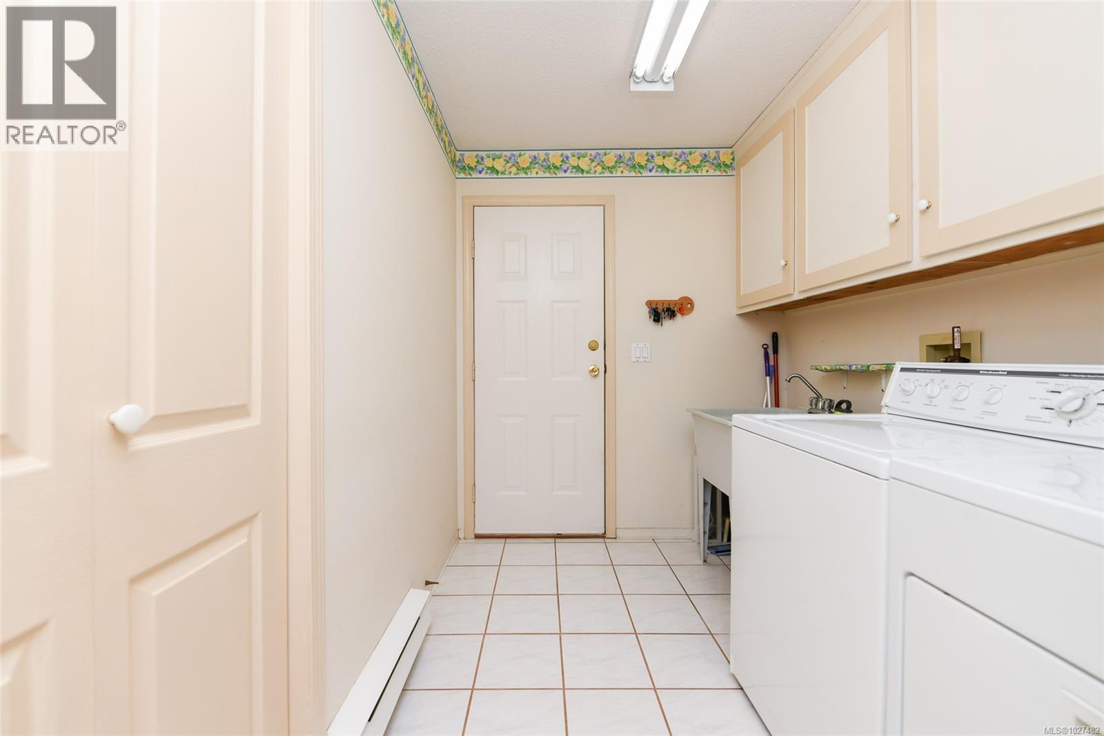 7730 Vivian Way - 23