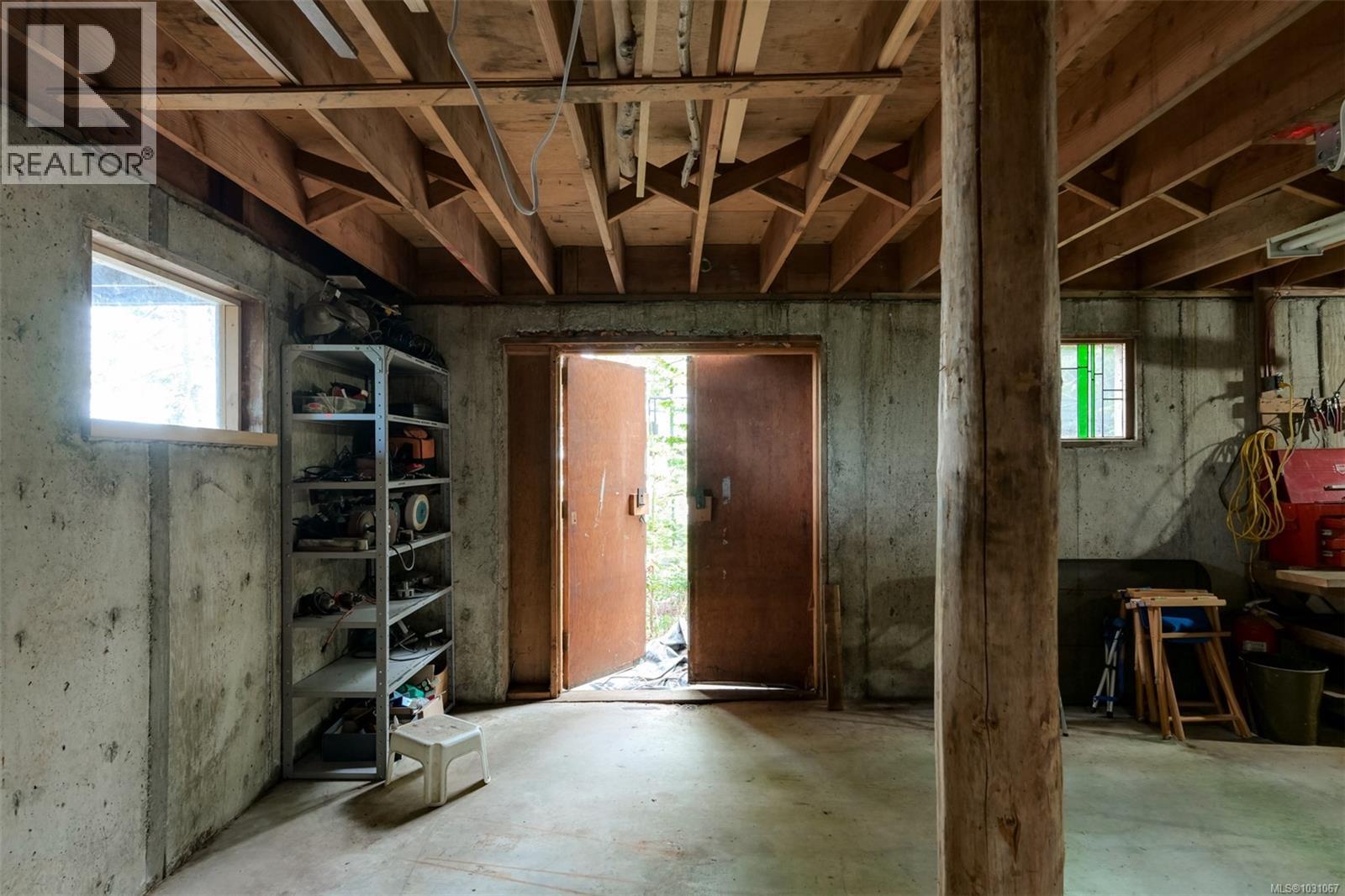 618 LANDS END RD - 41