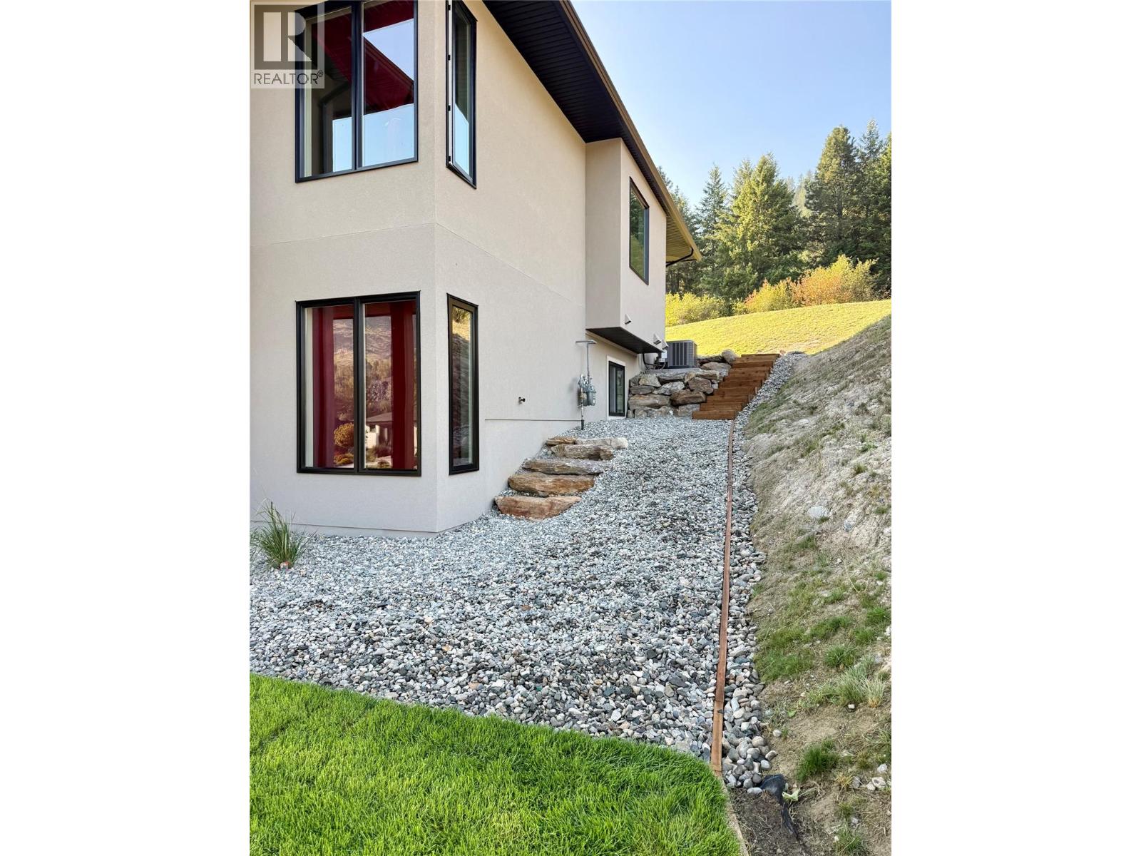 8781 RIVERSIDE Drive - 48