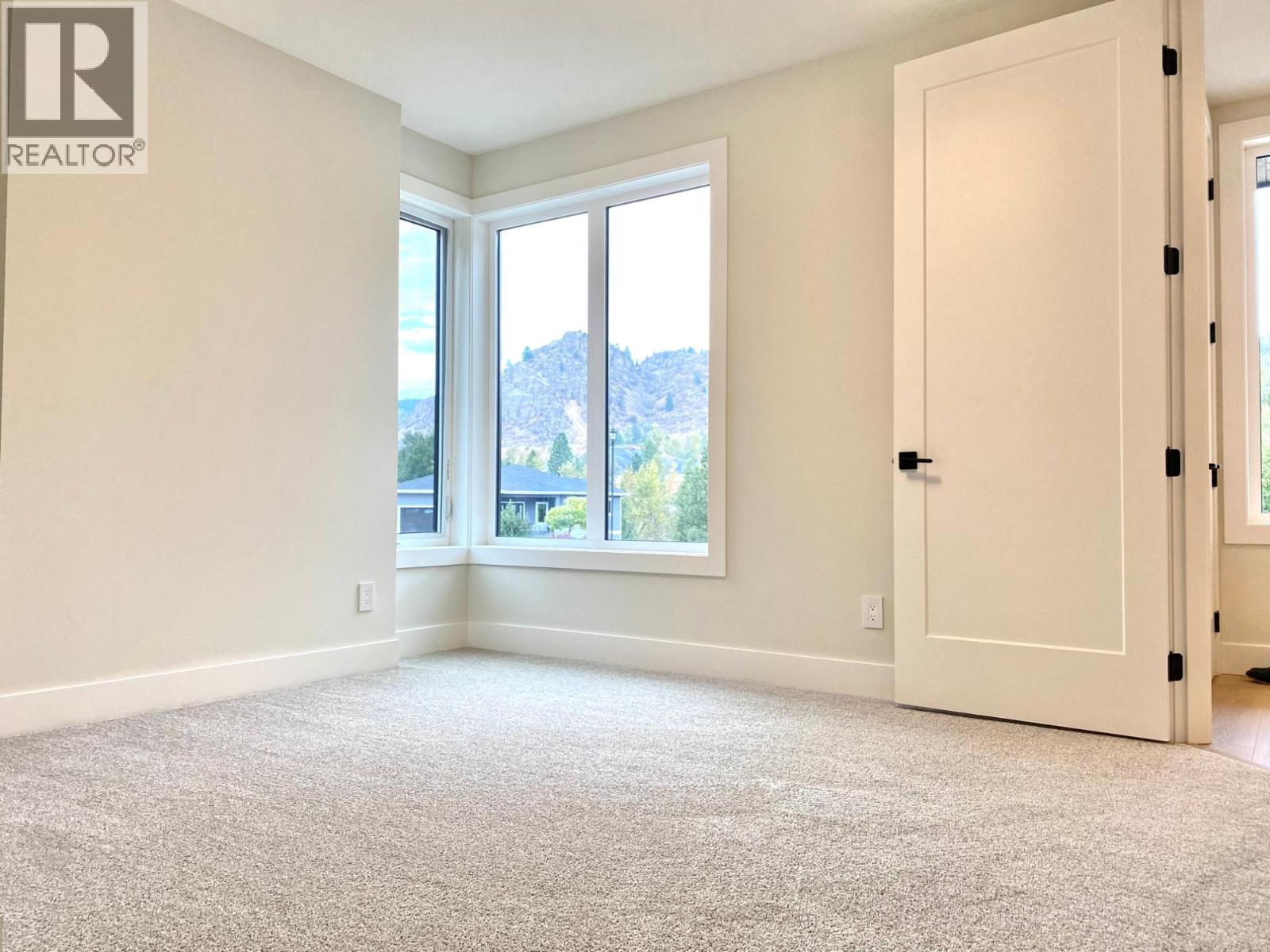8781 RIVERSIDE Drive - 35