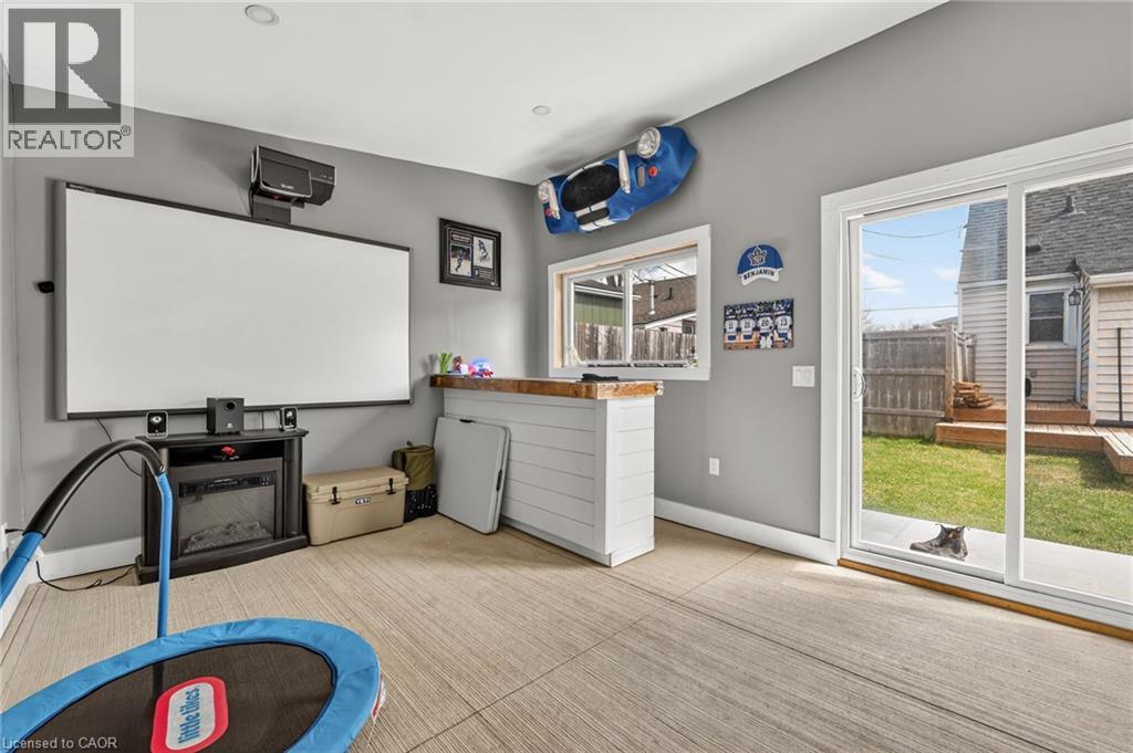 325 CROWLAND Avenue - 24