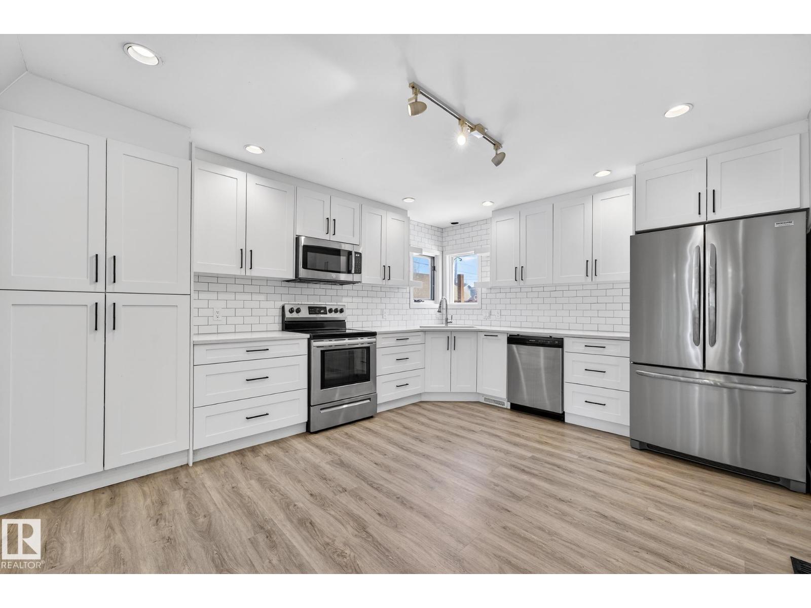 10519 140 ST NW - 8