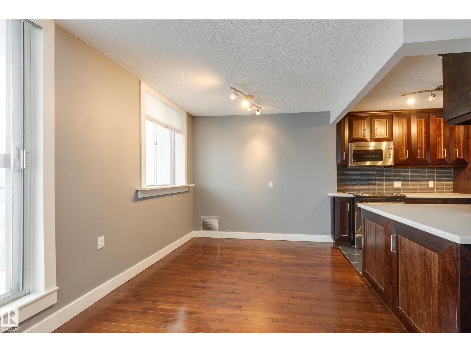 #702 11307 99 AV NW, Edmonton