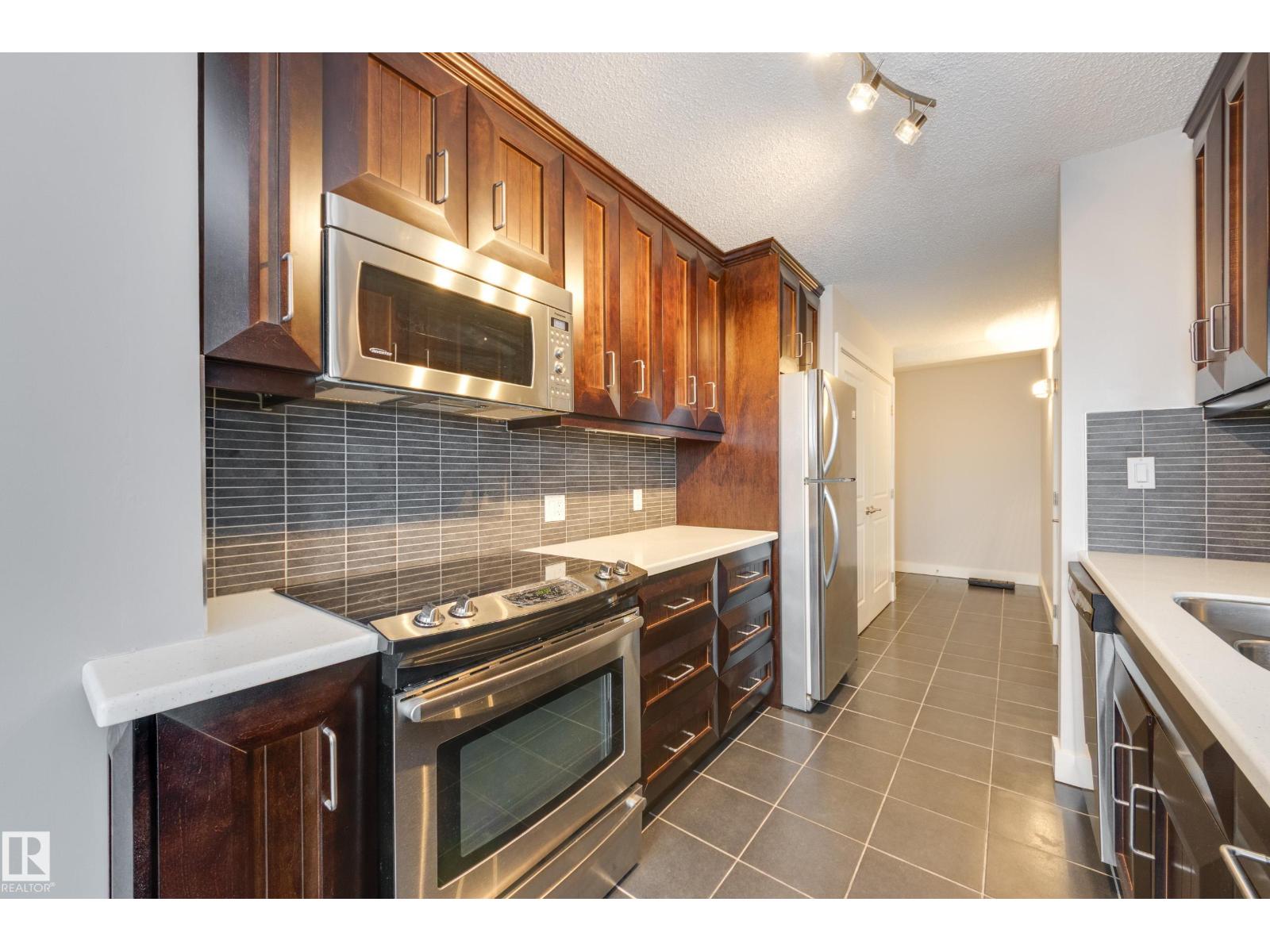 #702 11307 99 AV NW, Edmonton