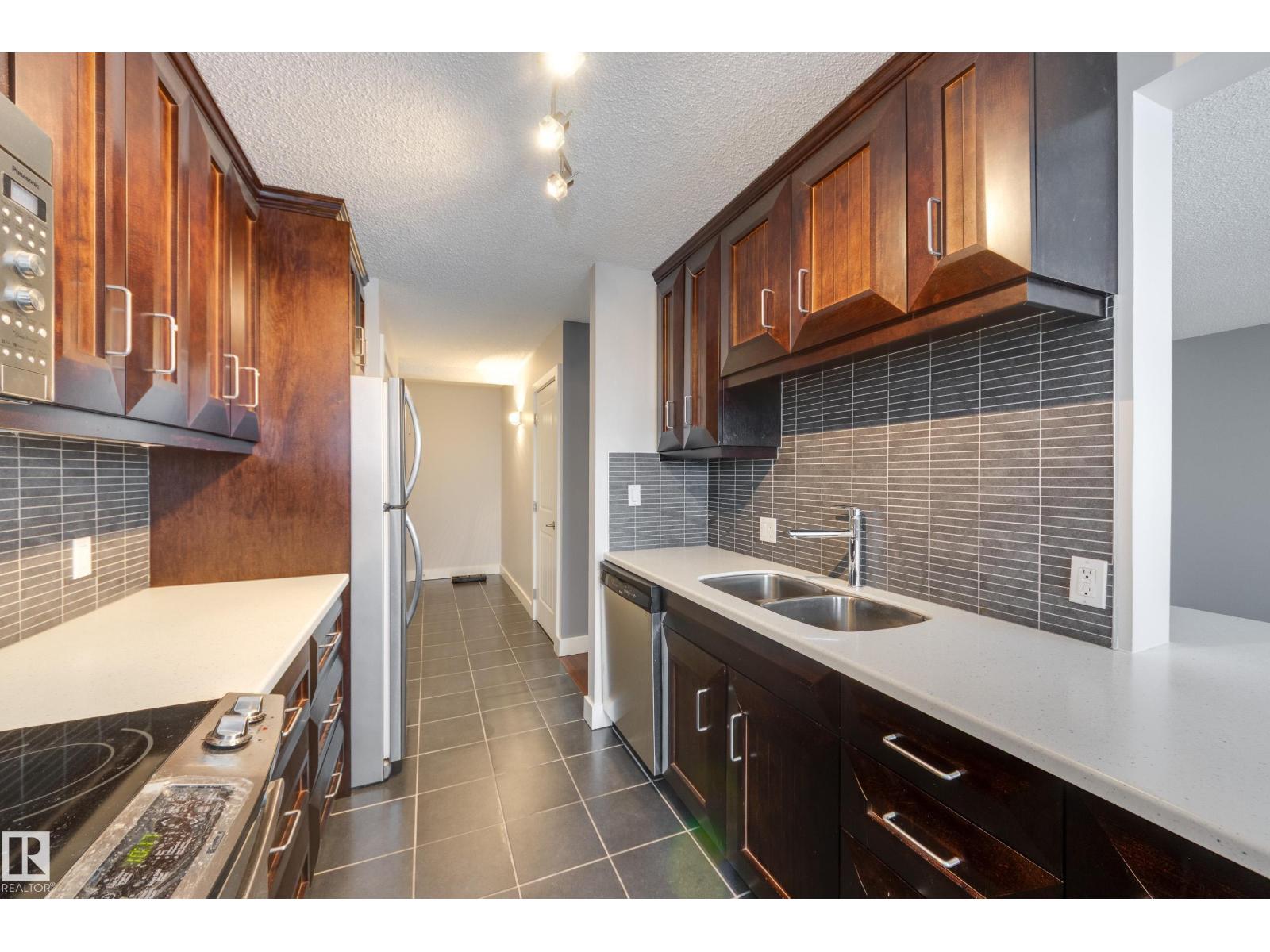 #702 11307 99 AV NW, Edmonton