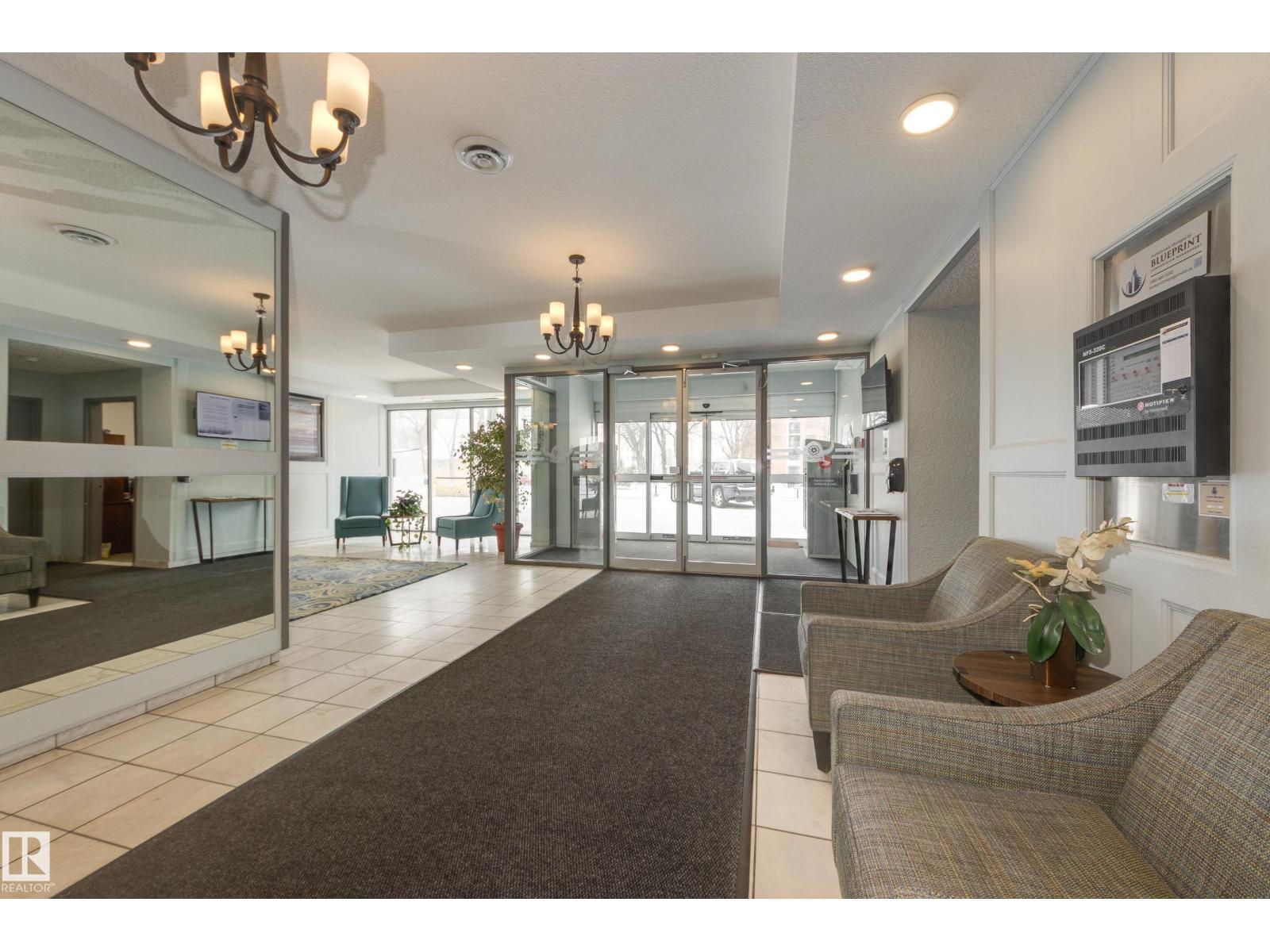 #702 11307 99 AV NW, Edmonton