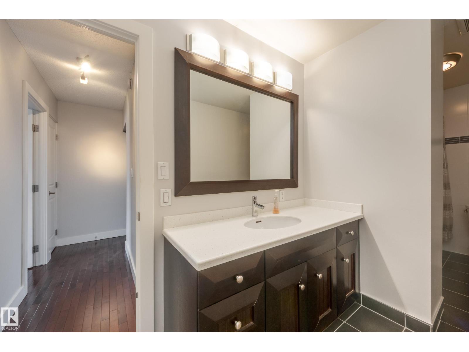 #702 11307 99 AV NW, Edmonton